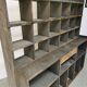 Meuble de métier à casiers bibliothèque