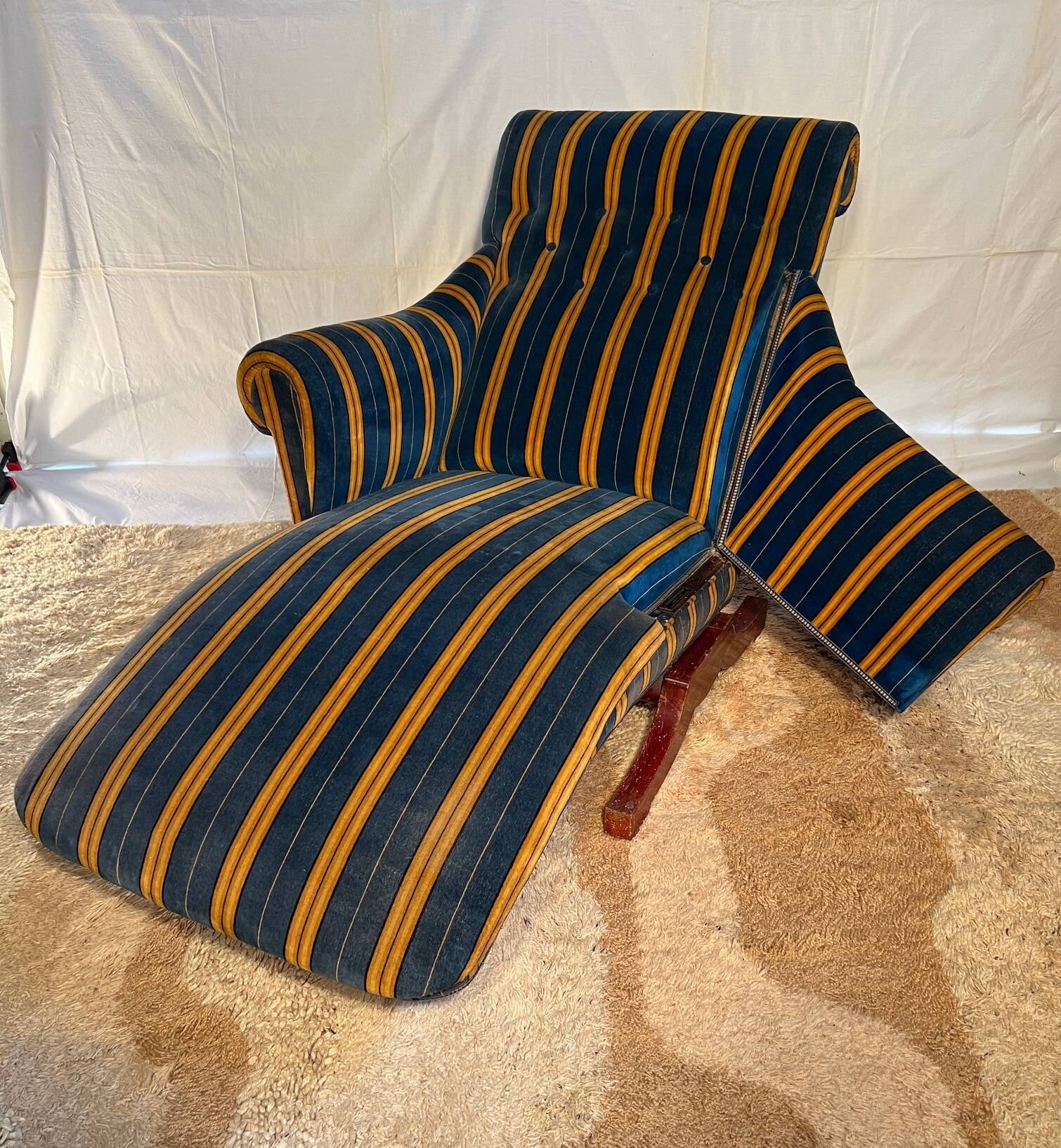 Dr Pascaud's Le Surrepos lounge chair, 1920s velvet chaise longue