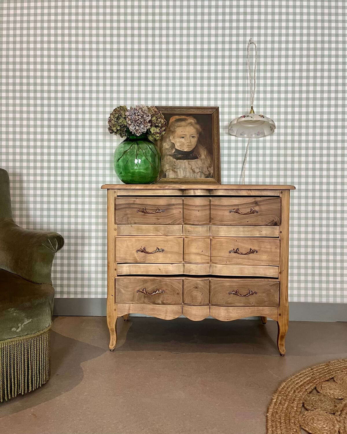 Shabby chic chest of drawers