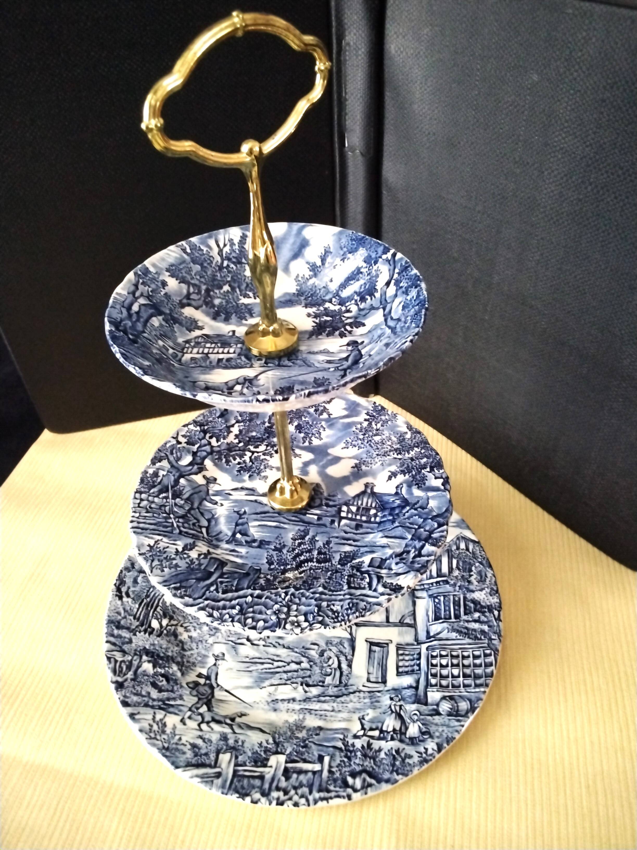 3-tiered mute servant, English porcelain "The Hunter" by Myott