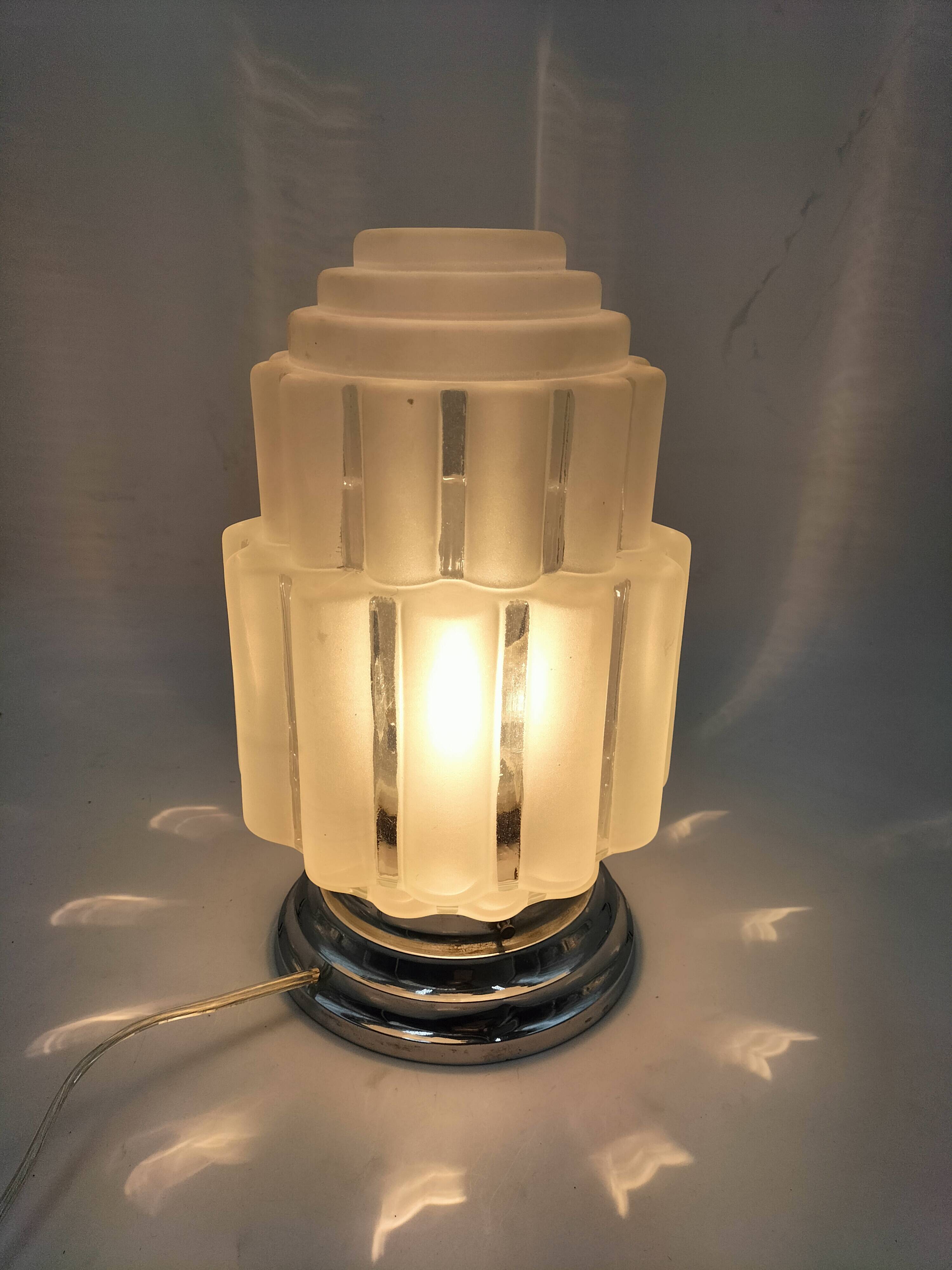 Art deco lamp