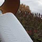 Lampe en céramique blanche à abat-jour tartan – style cosy et intemporel