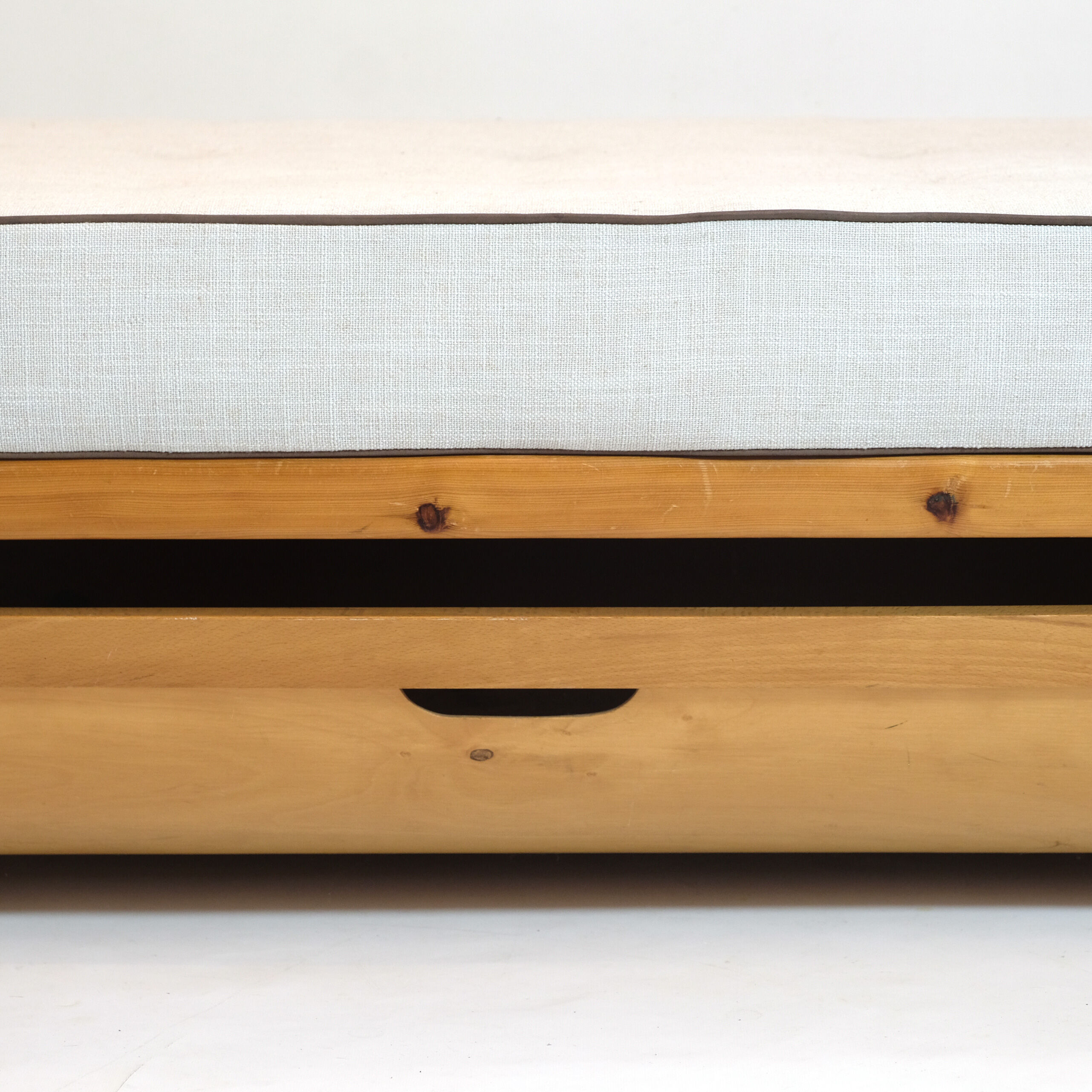 Pin bench bed, Danish work of the 50s-60s