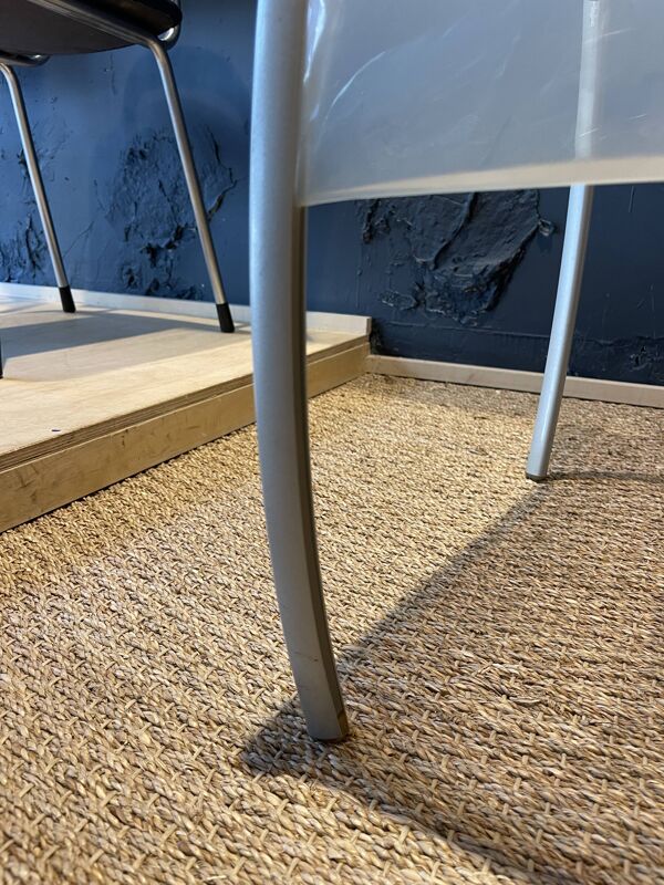 Paire de chaises FPE par Ron Arad pour Kartell translucide et