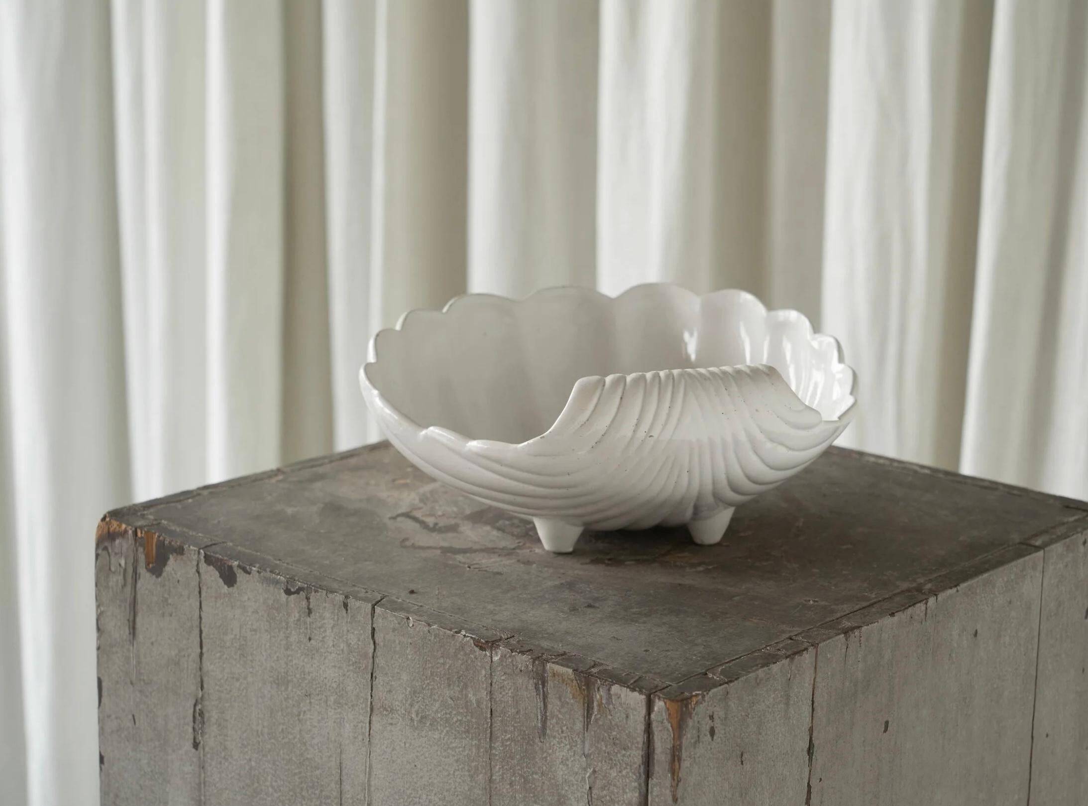 Grande coupe en céramique forme coquillage Art déco milieu 20e siècle