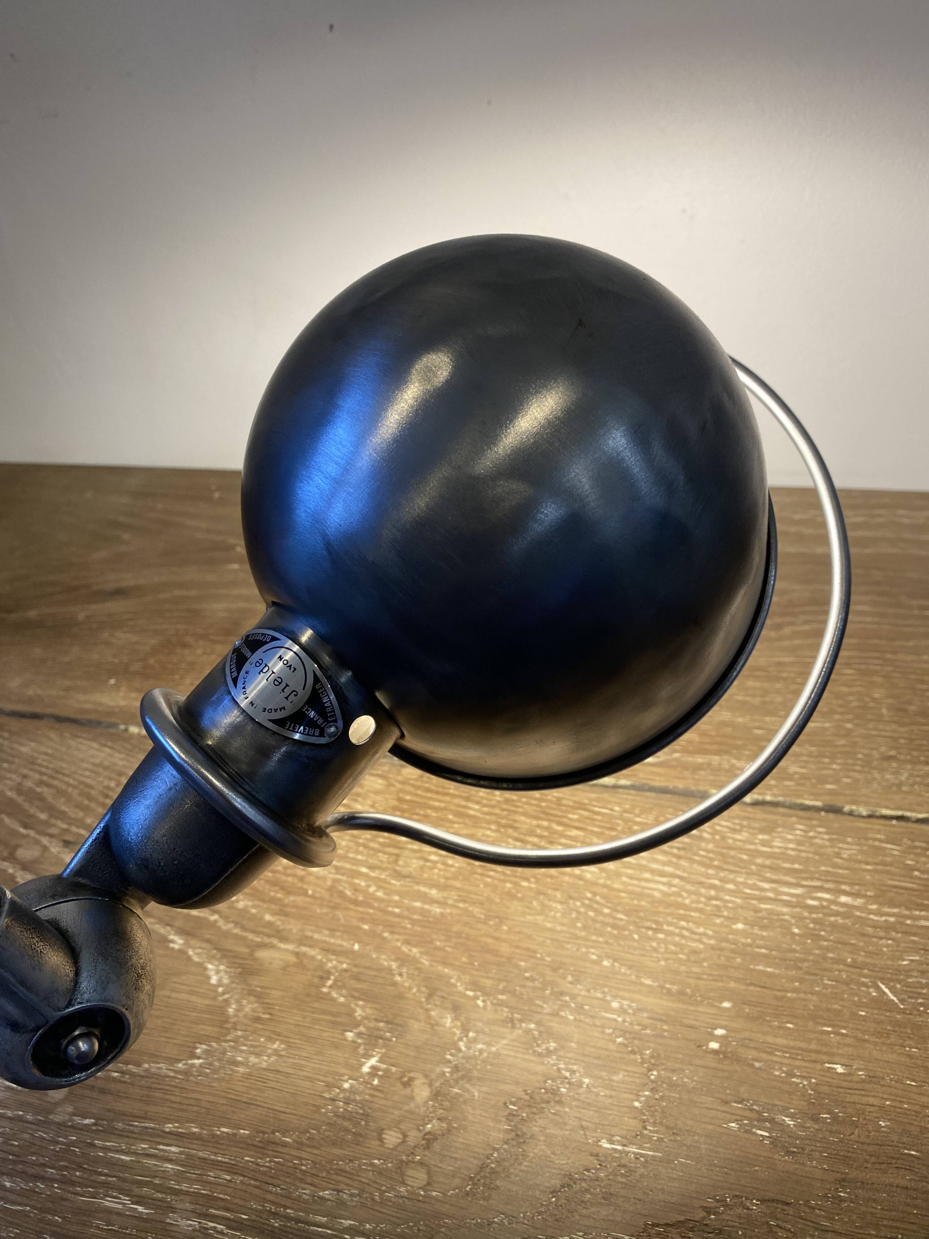 Lampe de bureau Jieldé jielde 2 bras de 40cm avec base étau graphite indus
