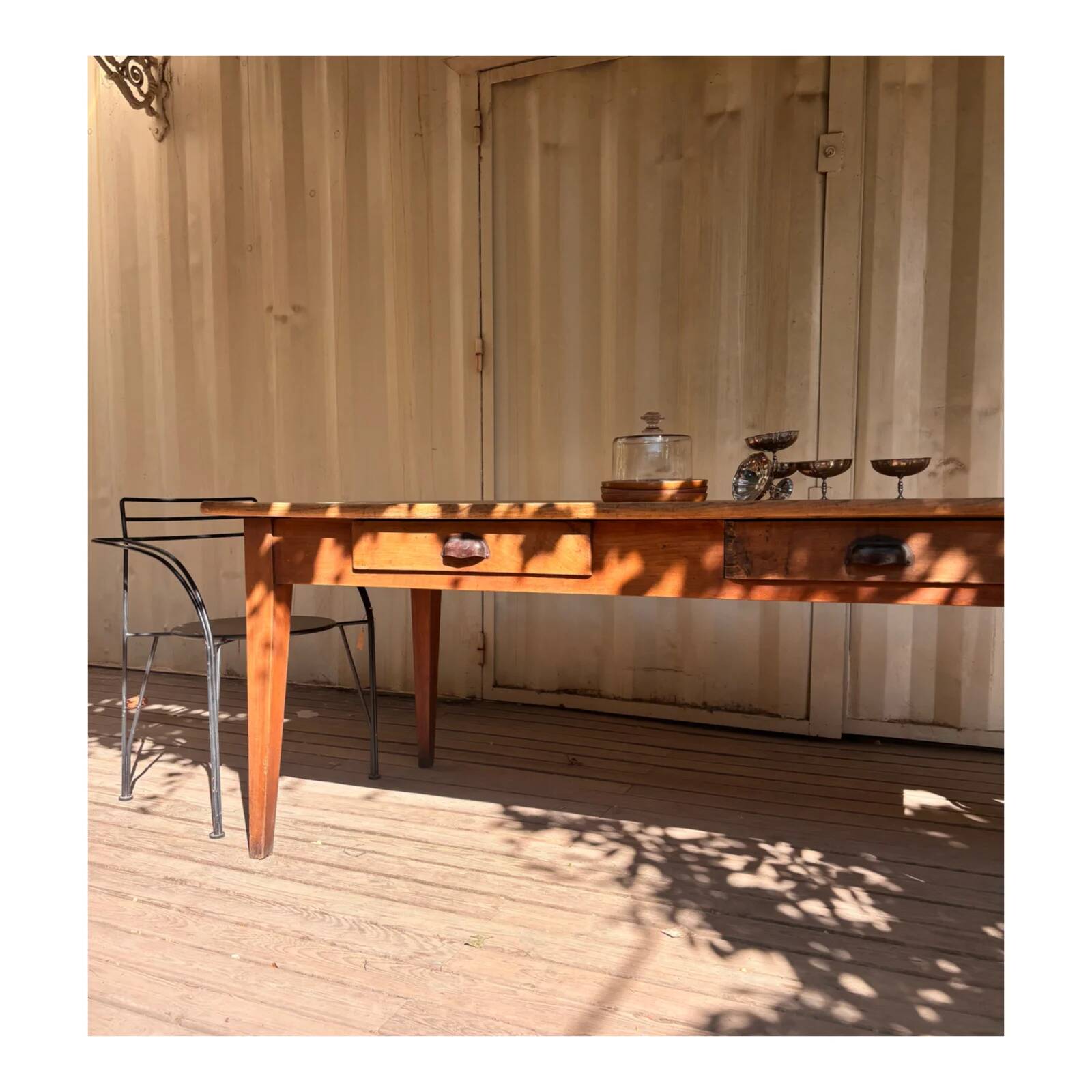 Grande table de ferme.