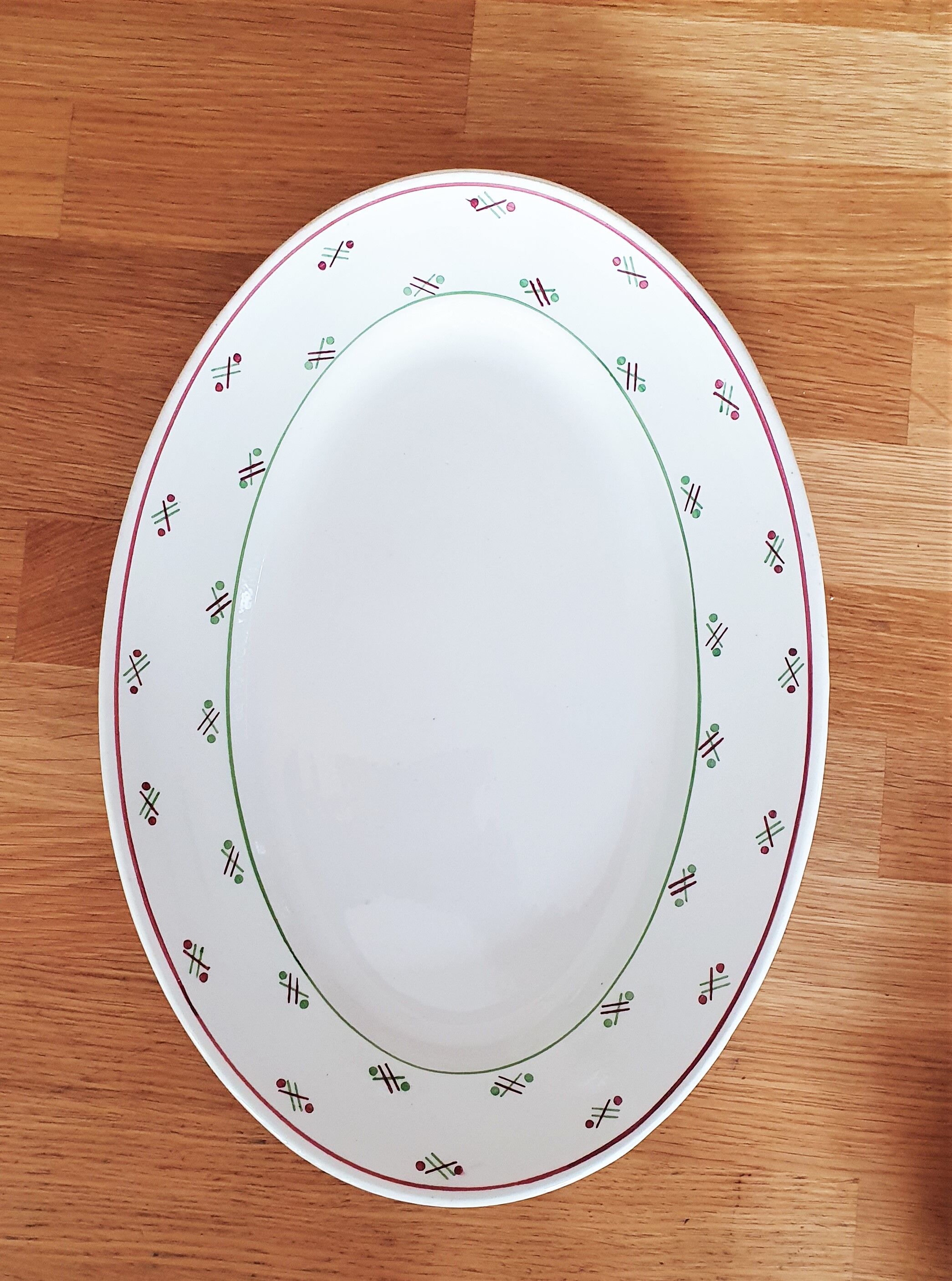 Lot de deux plats en céramique