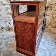 Antique shop display cabinet – Pine wood – 1920s/30s – On wheels