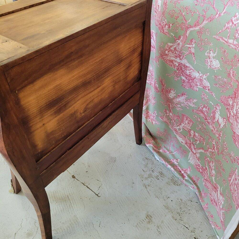 Petite commode Louis XV