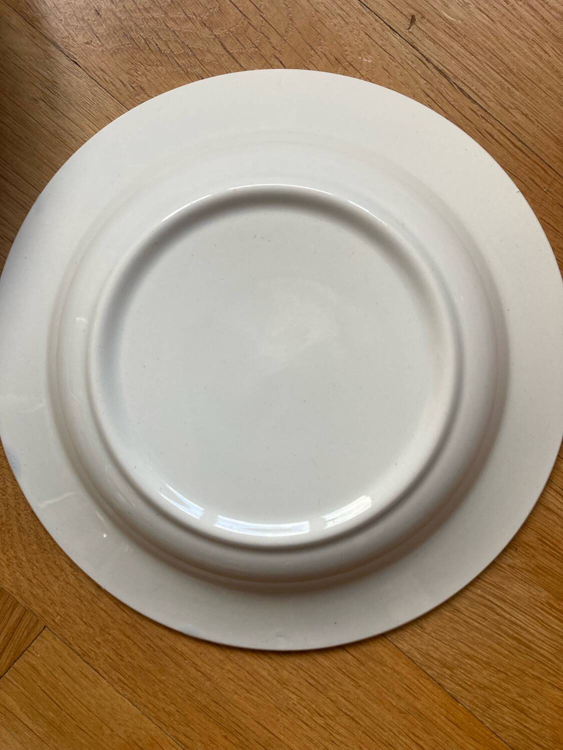 Deep plates with blue apple pattern