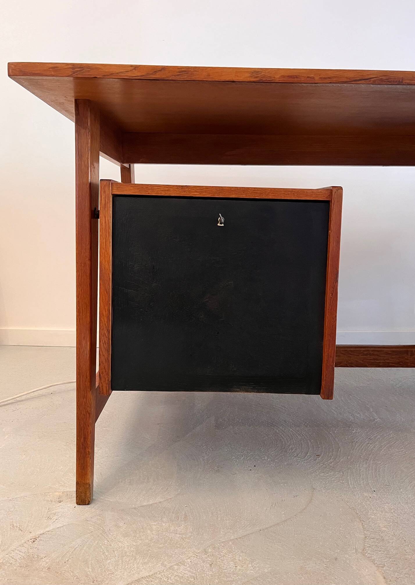 Bureau en chêne, années 50