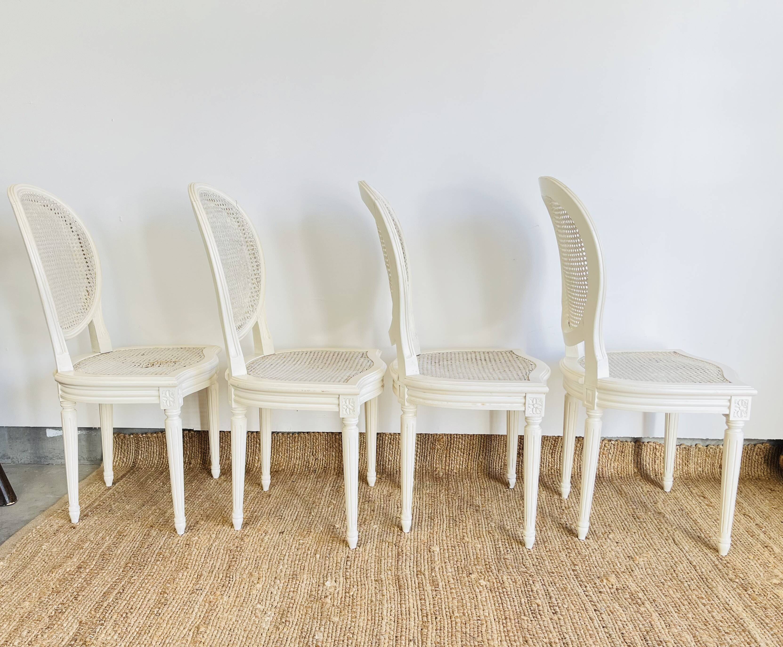 4 fluted chairs in Louis XVI style