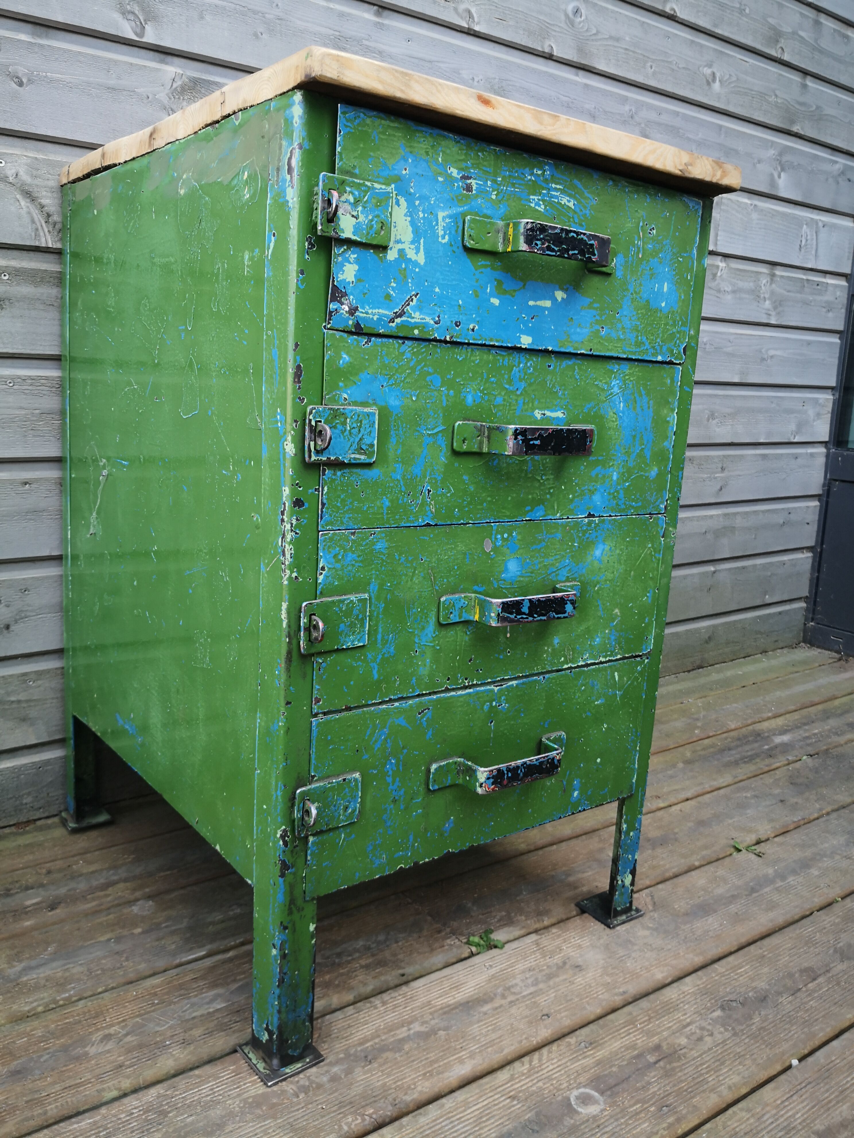 Drawer cabinet, sheet metal service for mechanical workshop, industrial