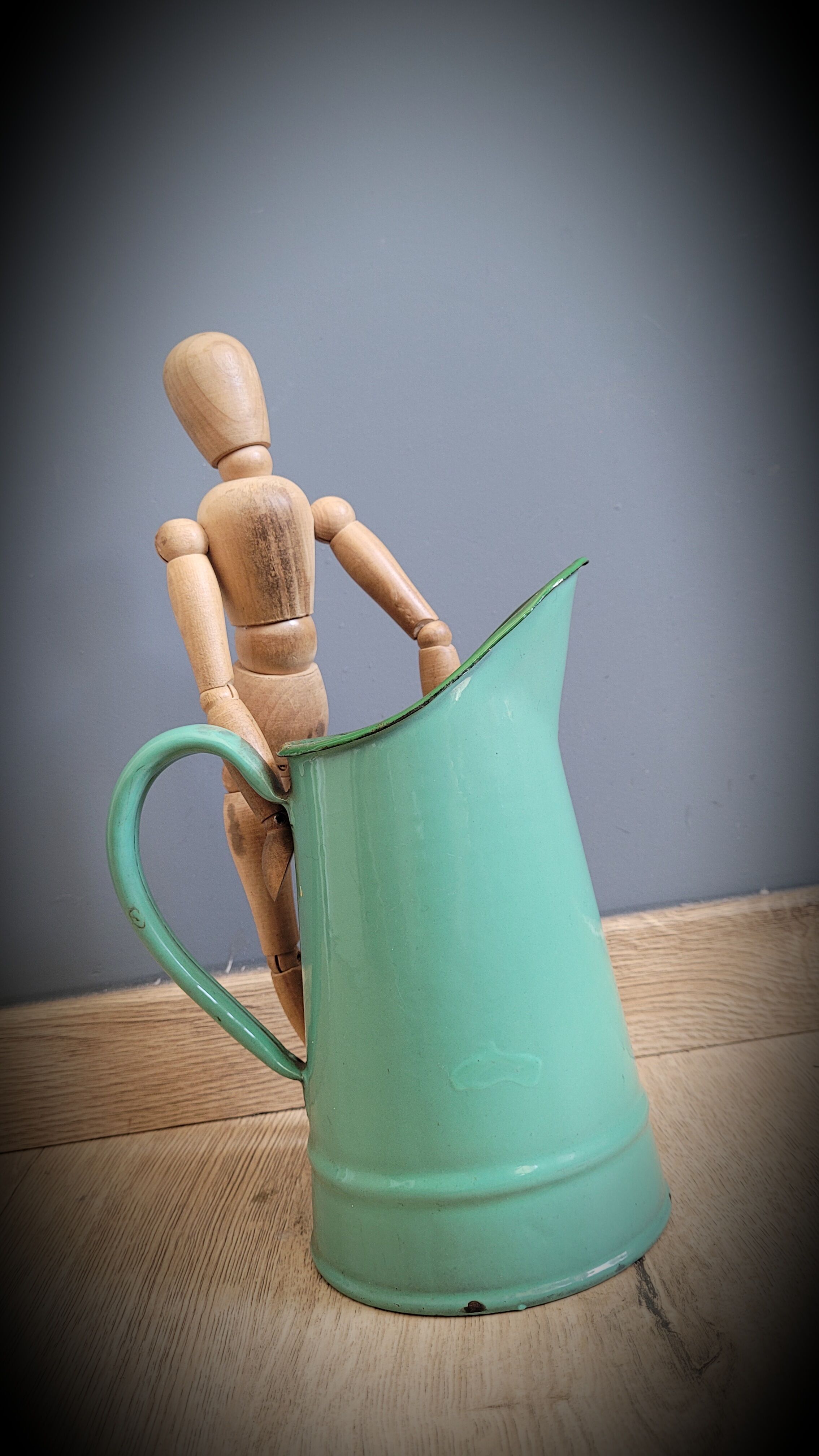 Green enamelled broc