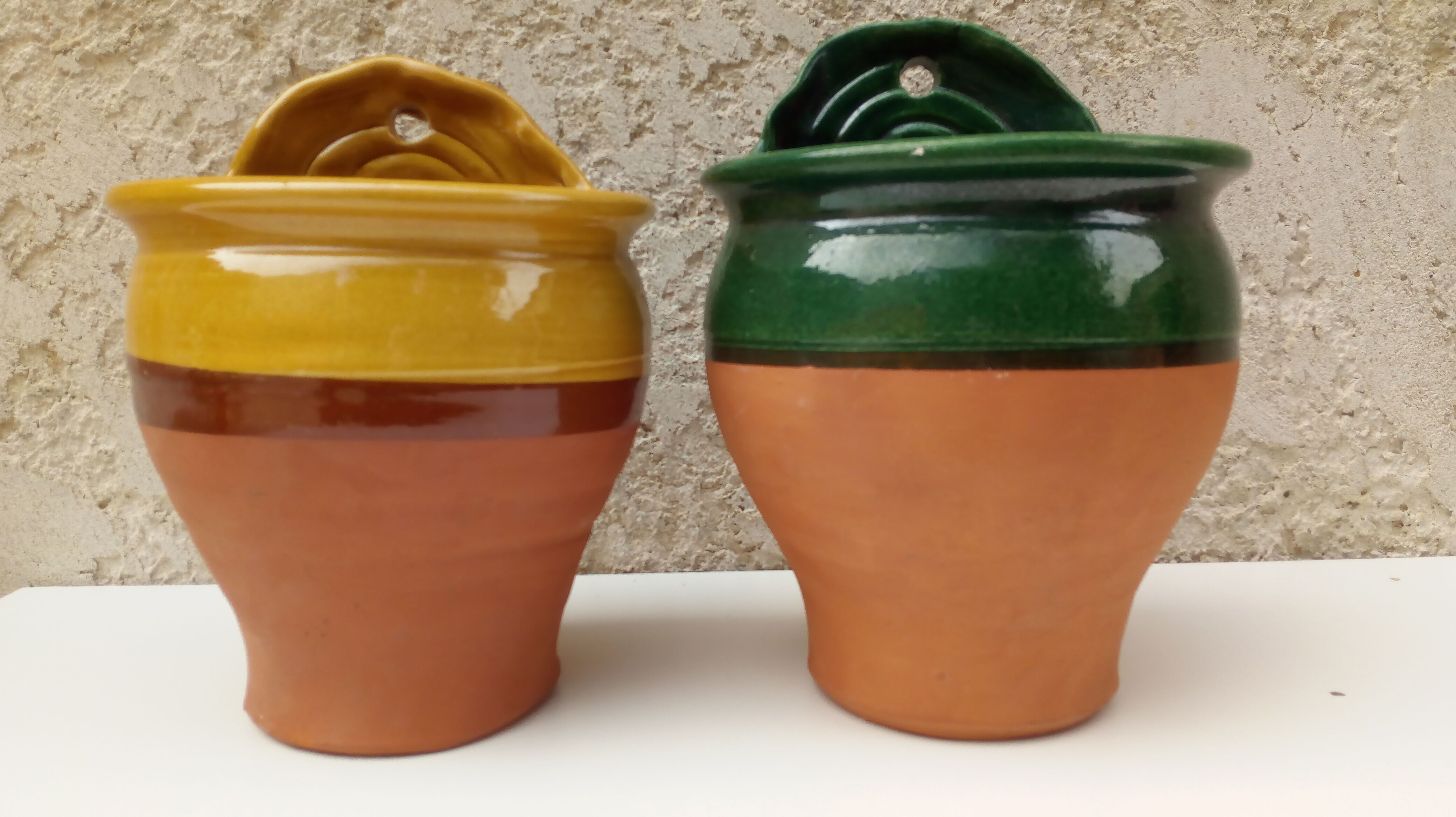 Wall flower pots