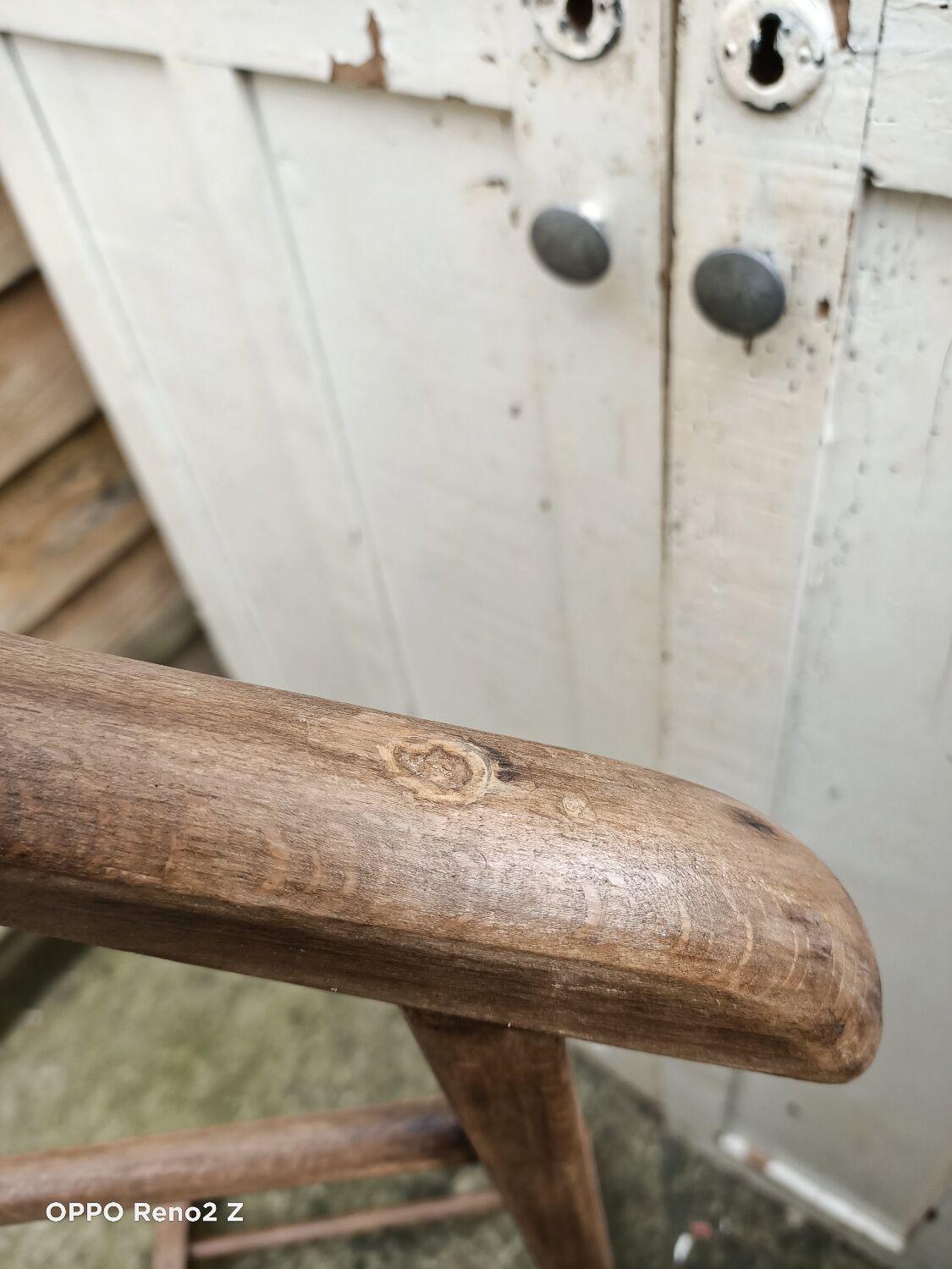 Valet en bois patiné