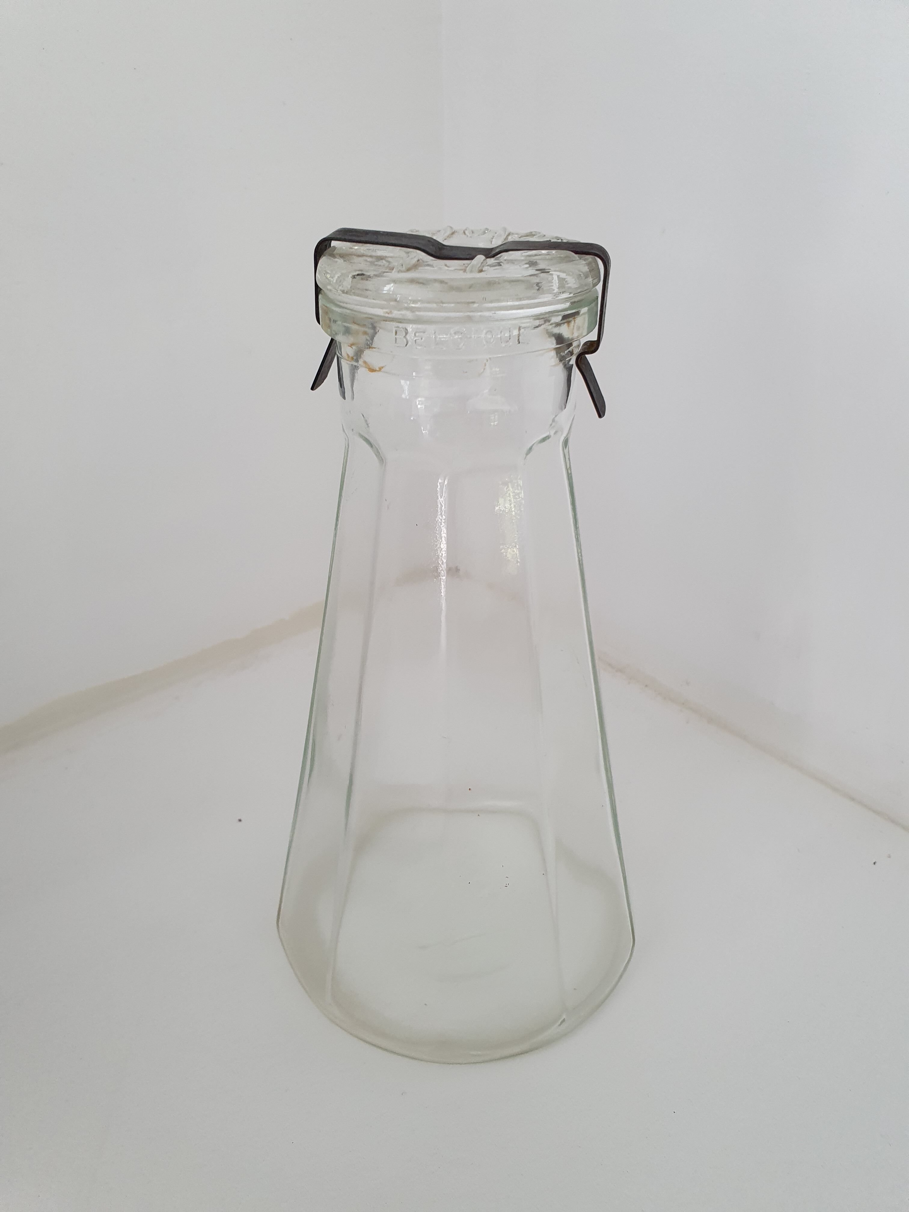 Glass jar with fastener