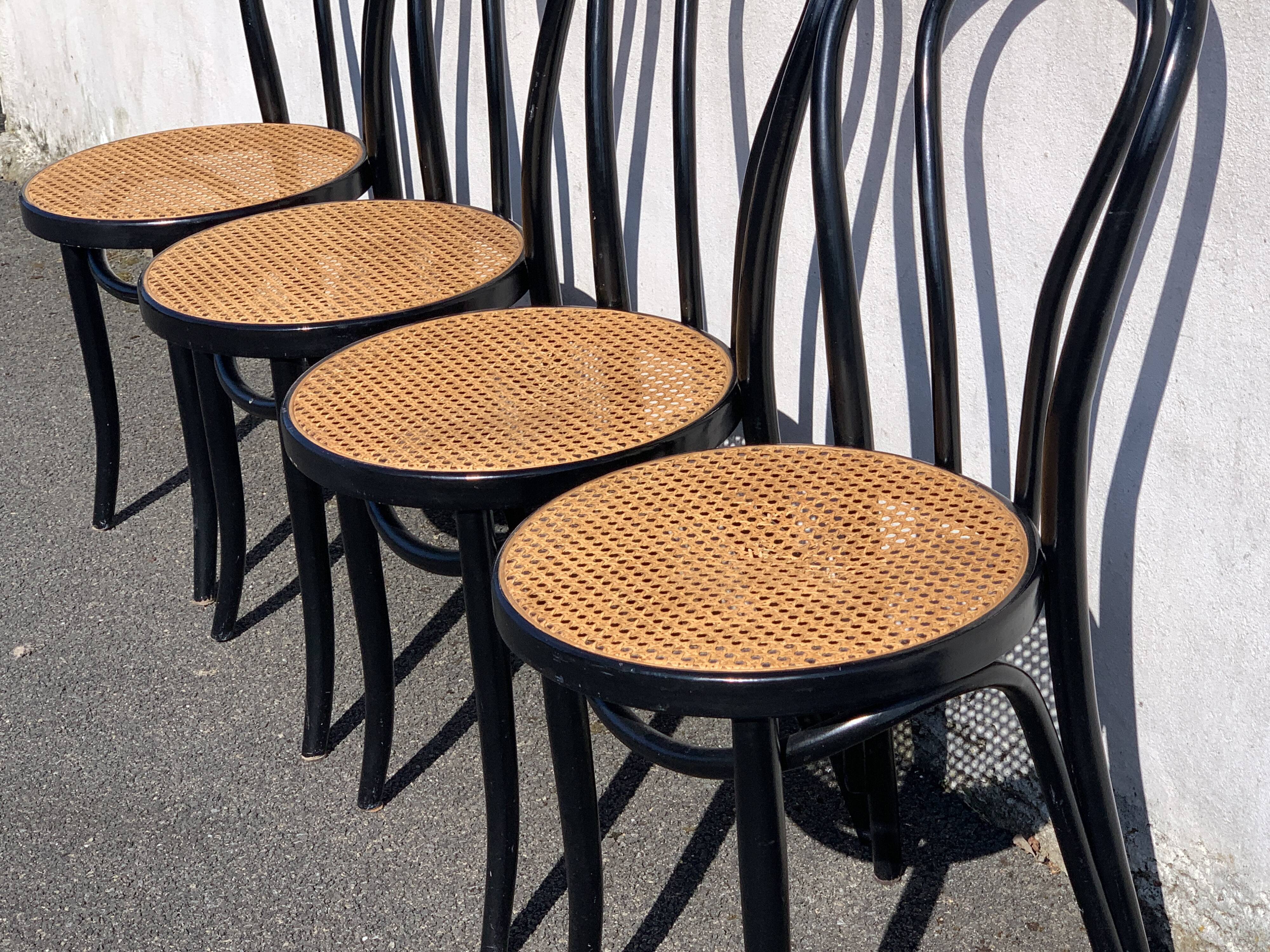 4 chaises bistrot cannées Thonet ZPM Radomsko en bois courbé