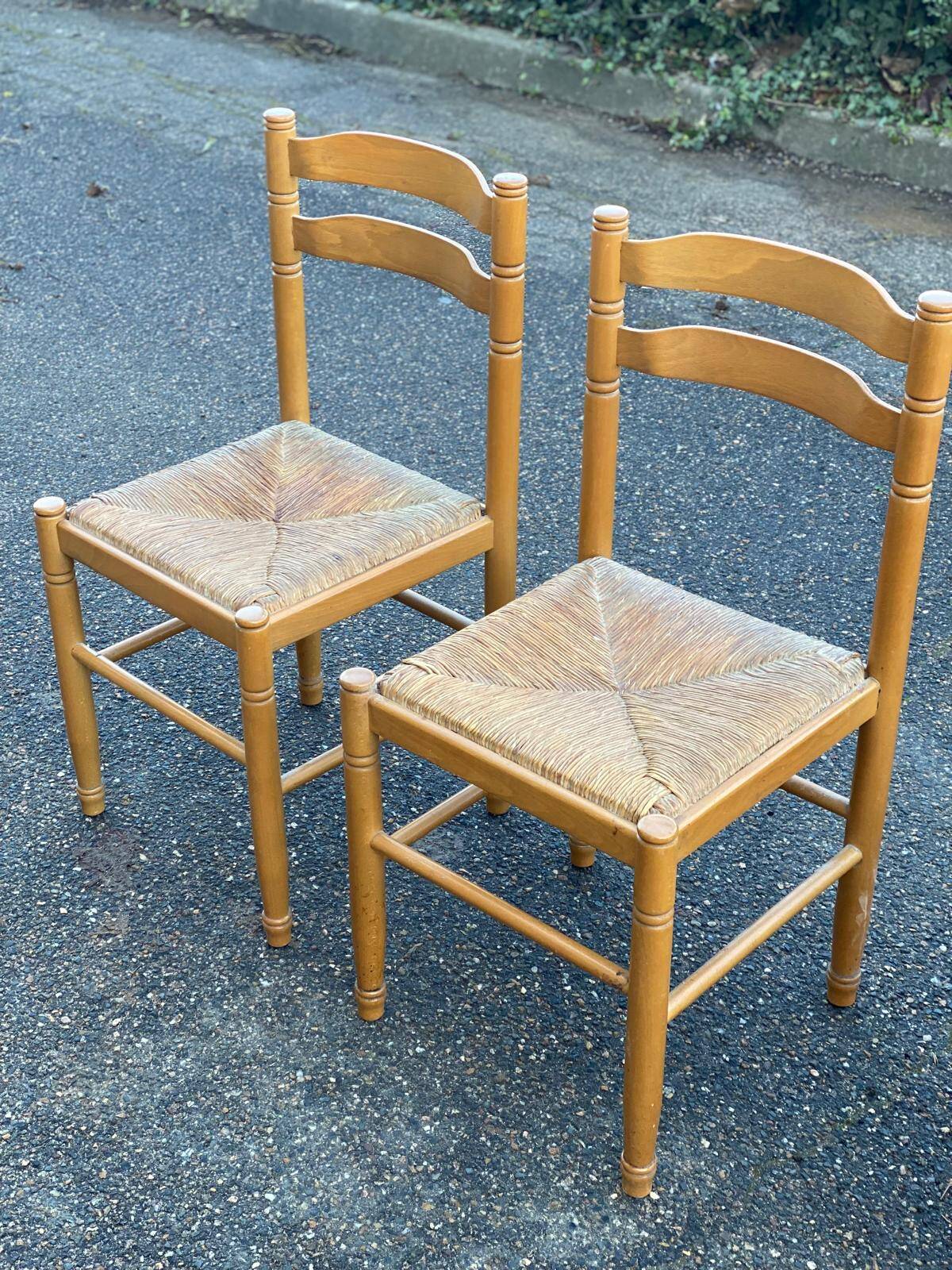 4 solid wood chairs with straw and fabric