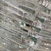 Lampe en verre de couleur bleutée et fil de fer