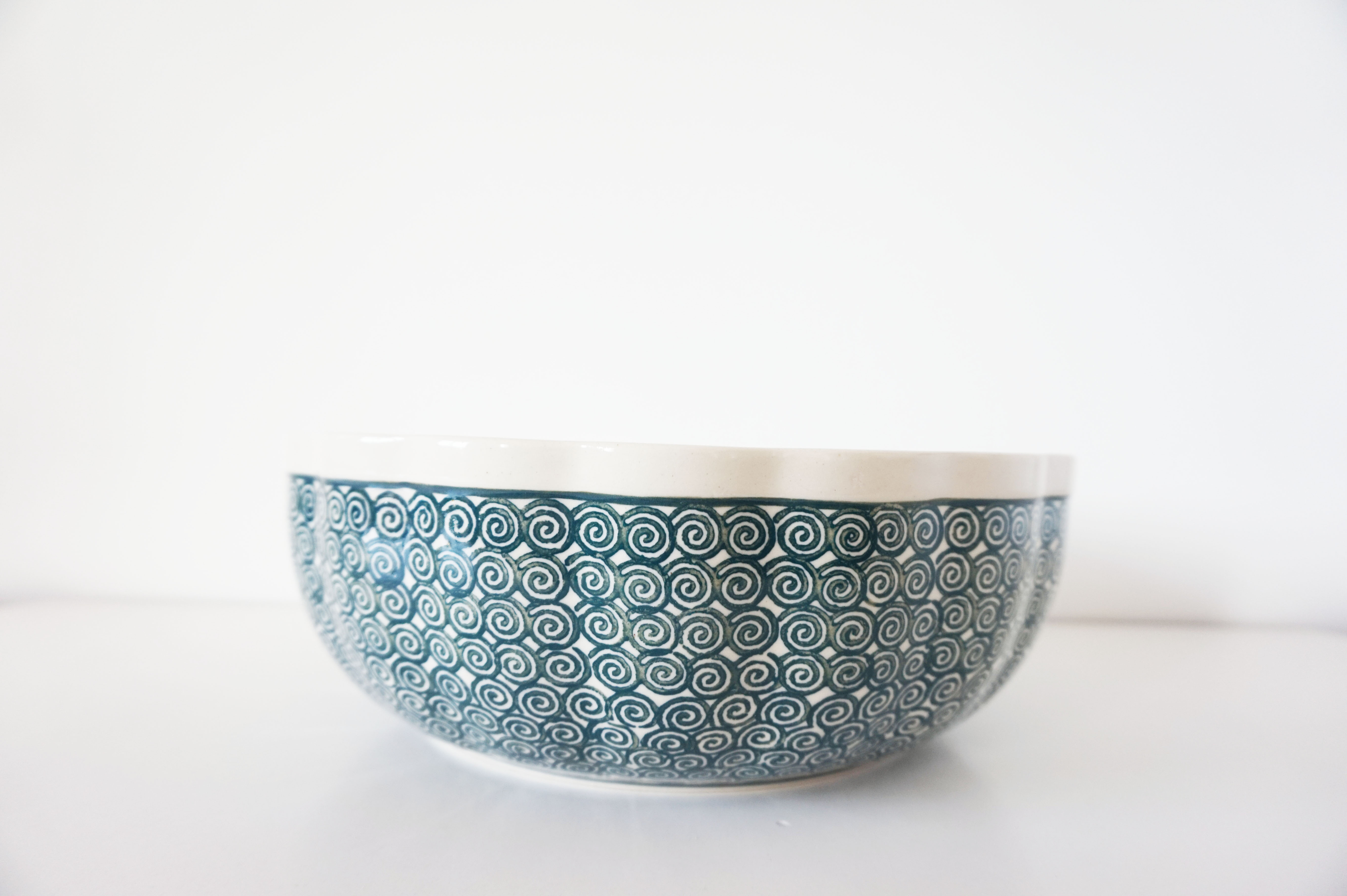 Salad bowl green circular pattern