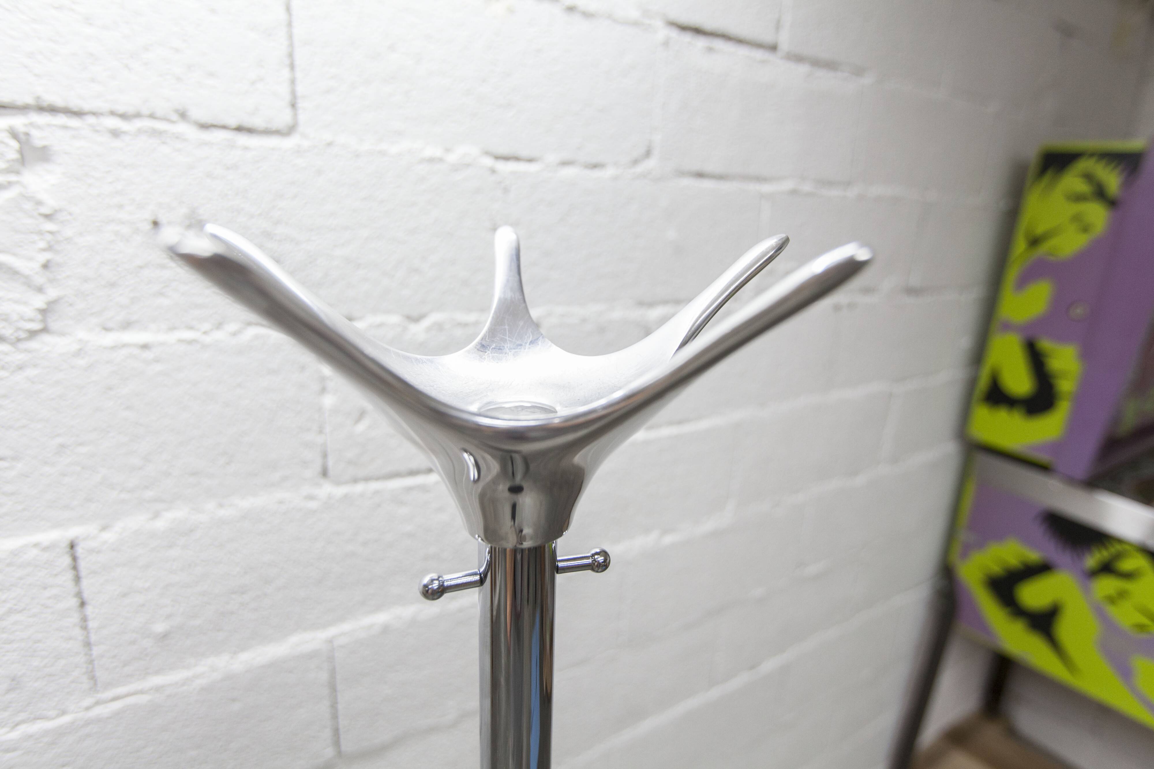 Cascando Tango coat rack designed by Minke Van Voorthuizen