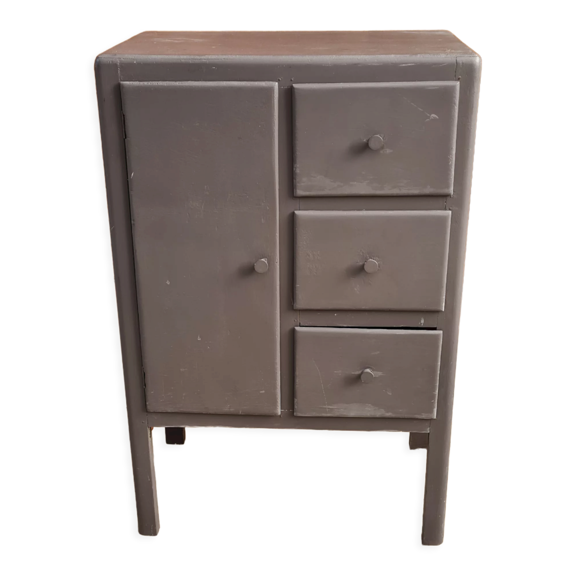 Vintage accent furniture