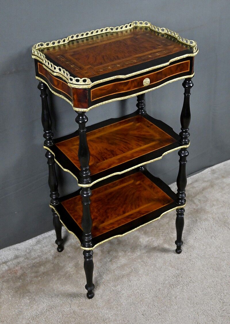 Petite table de salon en marqueterie, style Napoléon III – 2ème partie XIXe