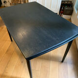 Table scandinave noire