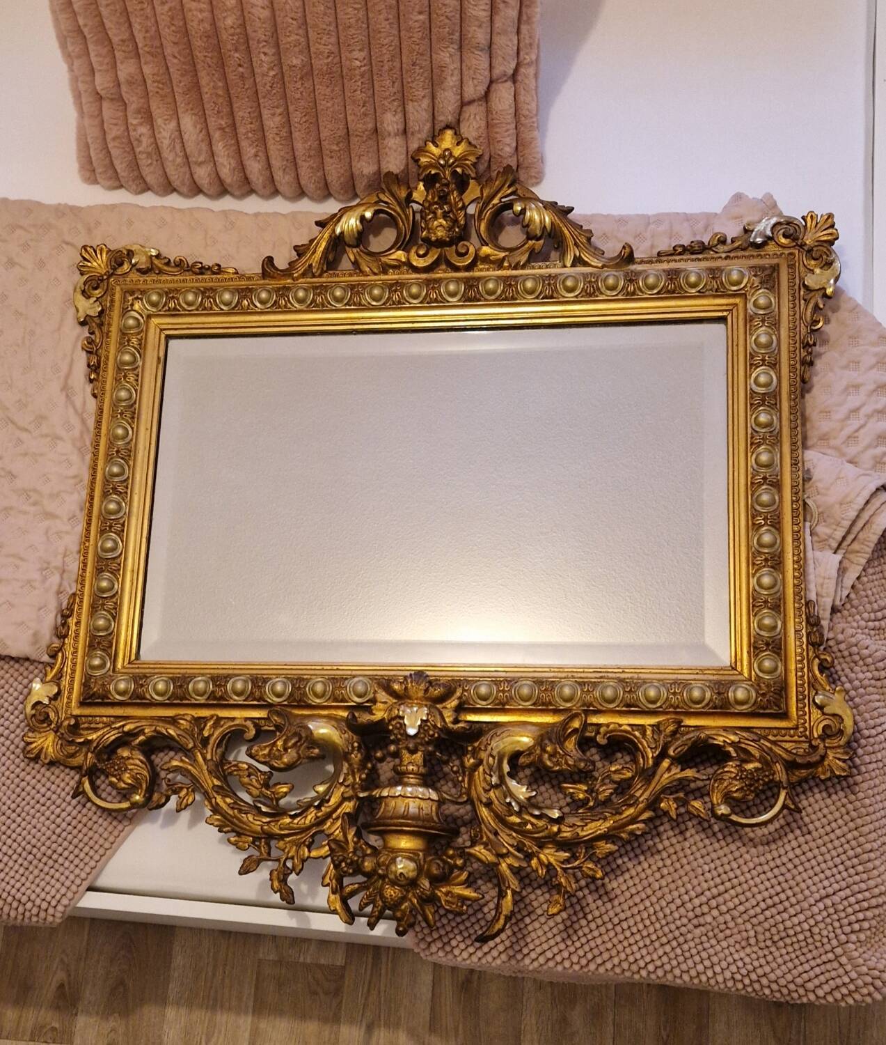 Miroir Napoléon III en stuc doré