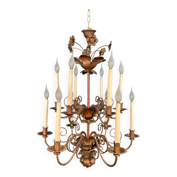 Lustre en métal doré à 2 niveaux et 12 bras de lumière dans le goût de la maison Baguès — Beyit
