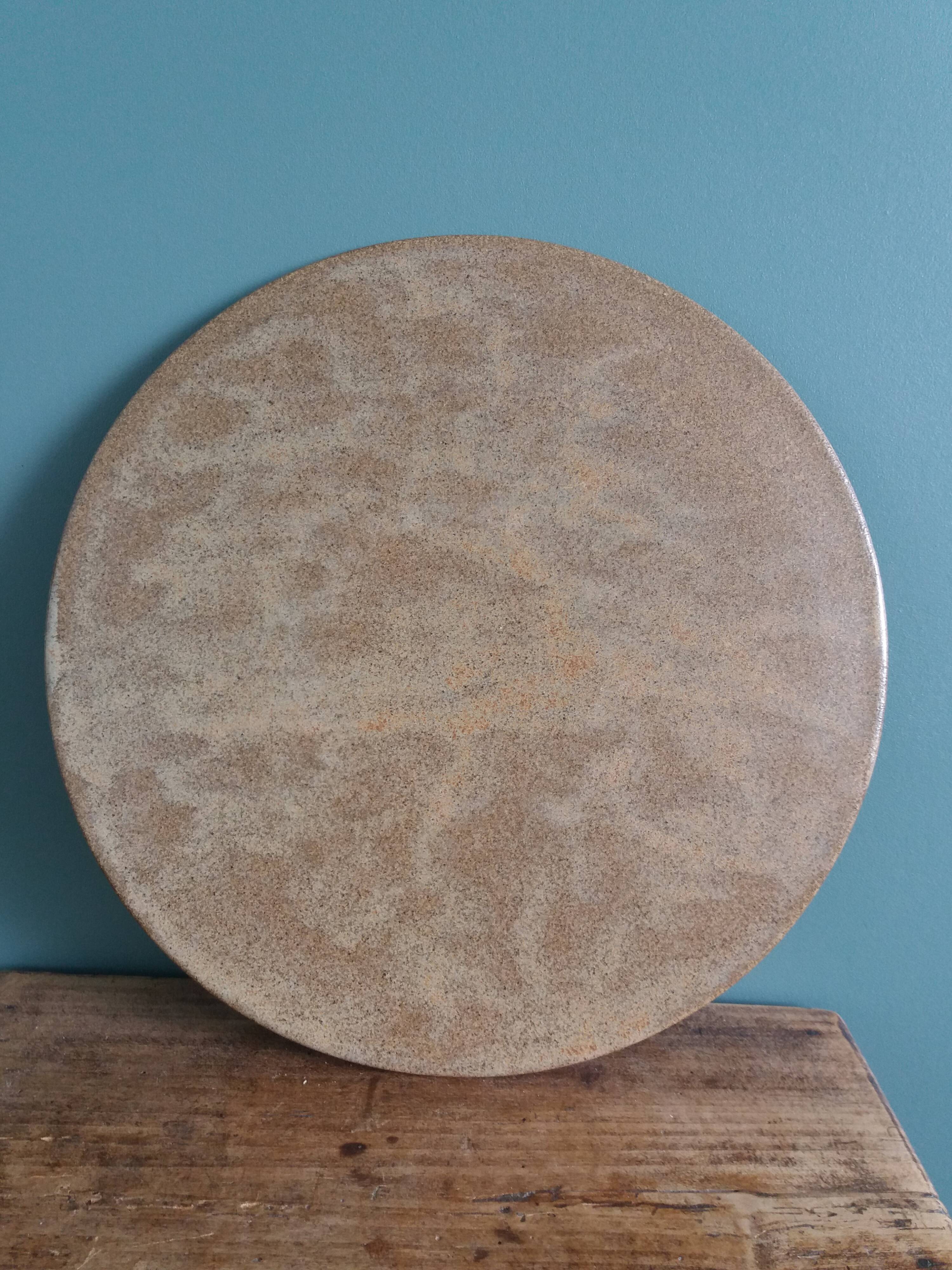 Round tray display for cake or cheese stoneware trivet