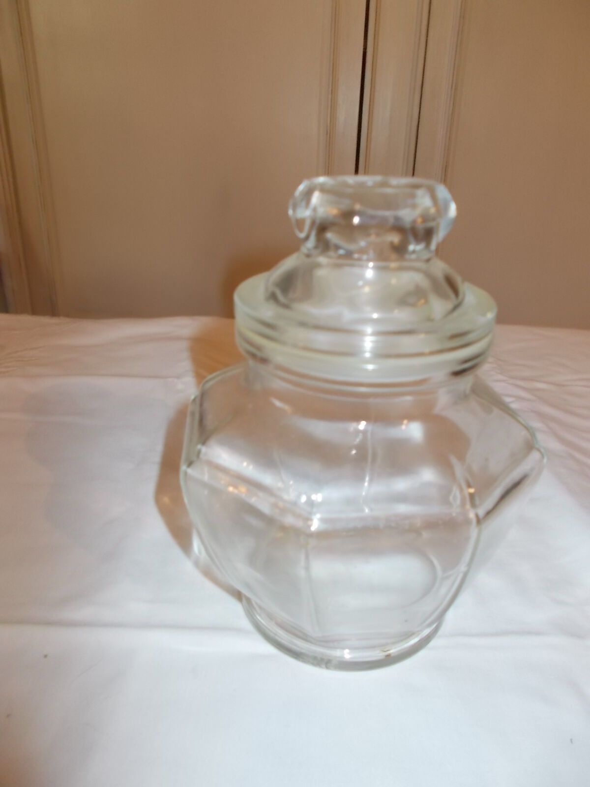 Glass jar