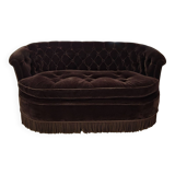 Velvet toad sofa