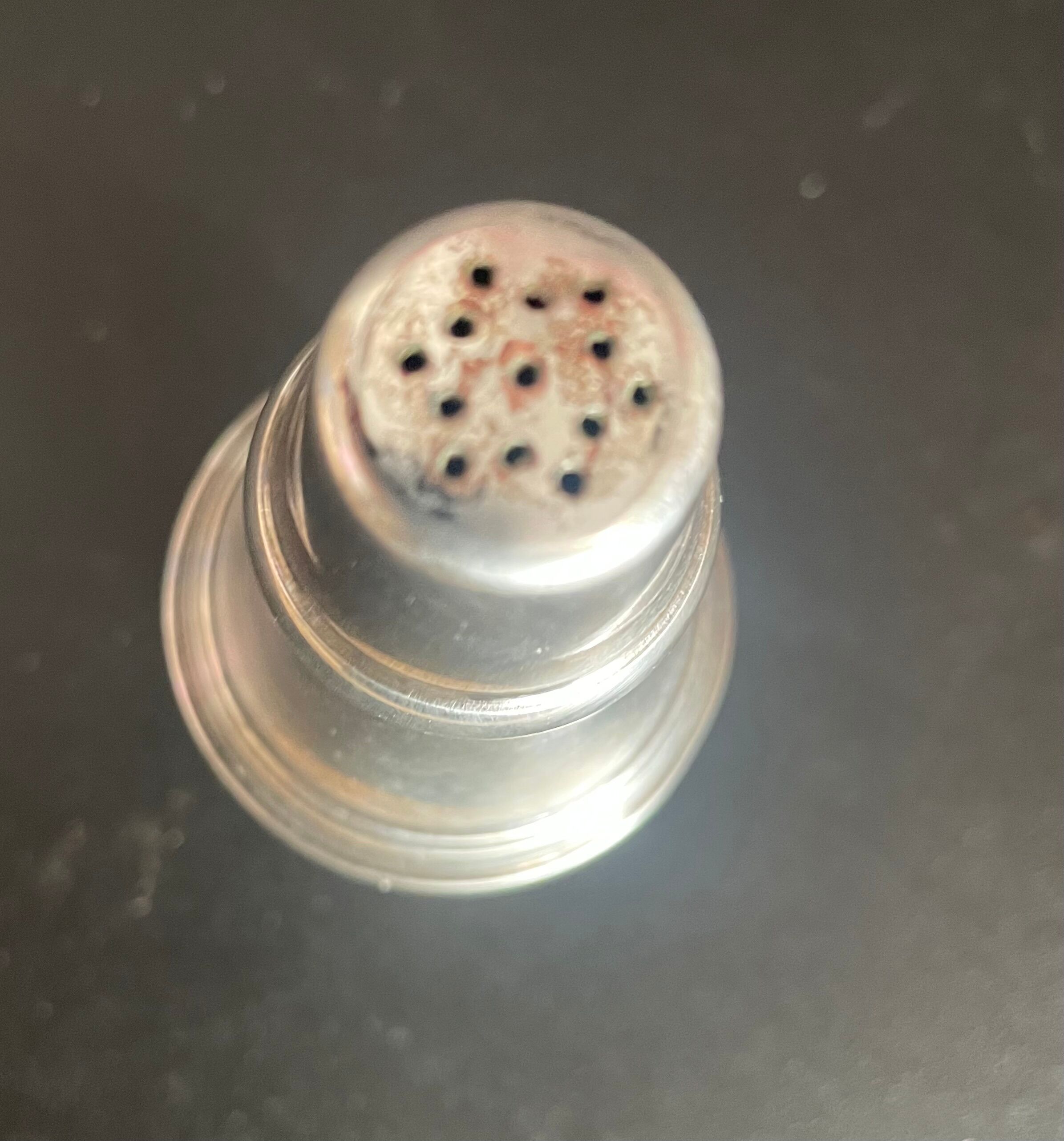 Pair of salt salt shakers pepper in silver metal