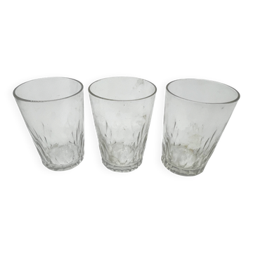 Trio of Baccarat liqueur glasses – Richelieu pattern – Signed crystal