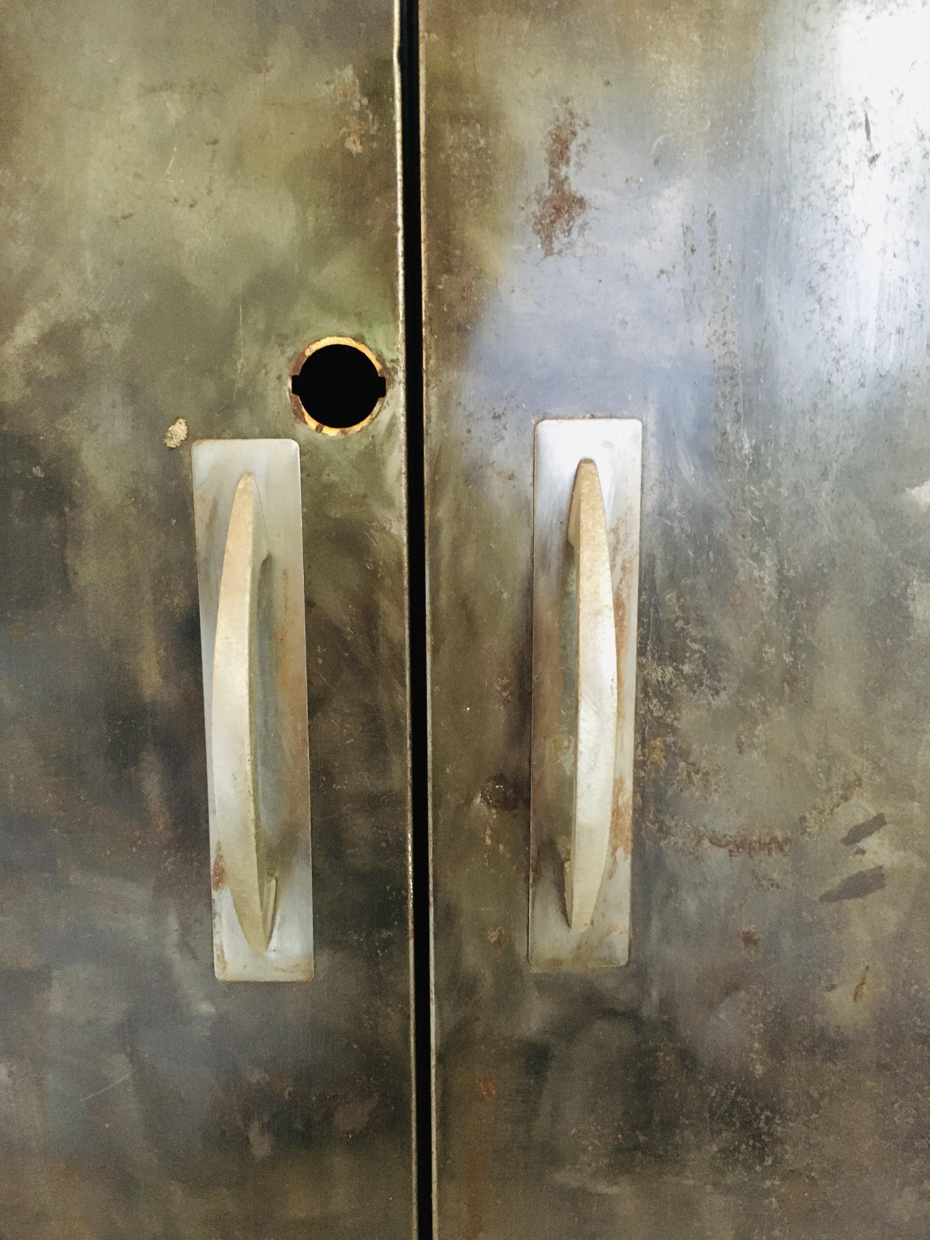 Metal closet