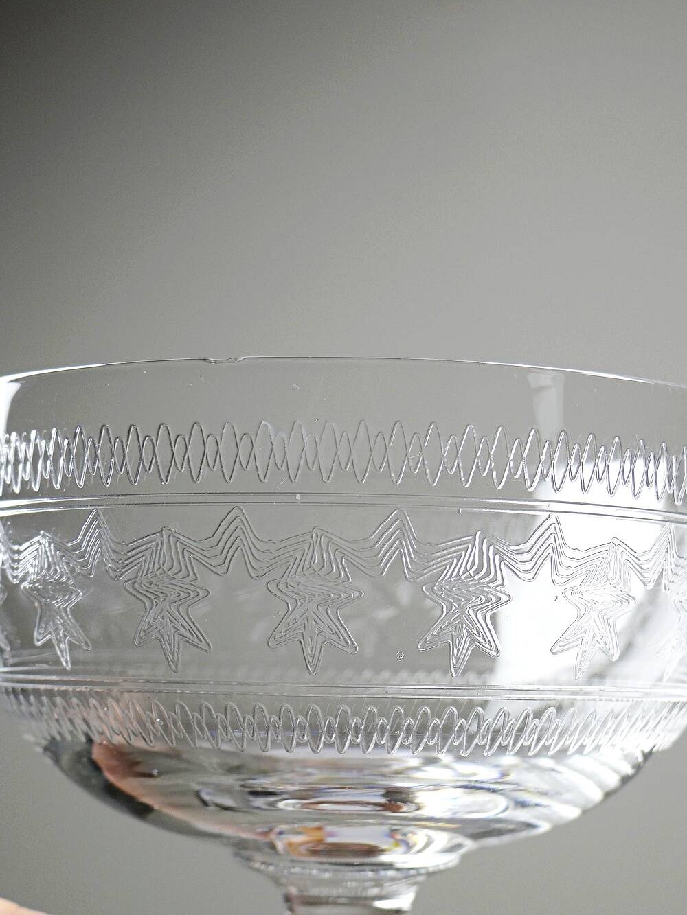 Set of 6 antique fine crystal champagne glasses, star engraved, 19th-20th century.