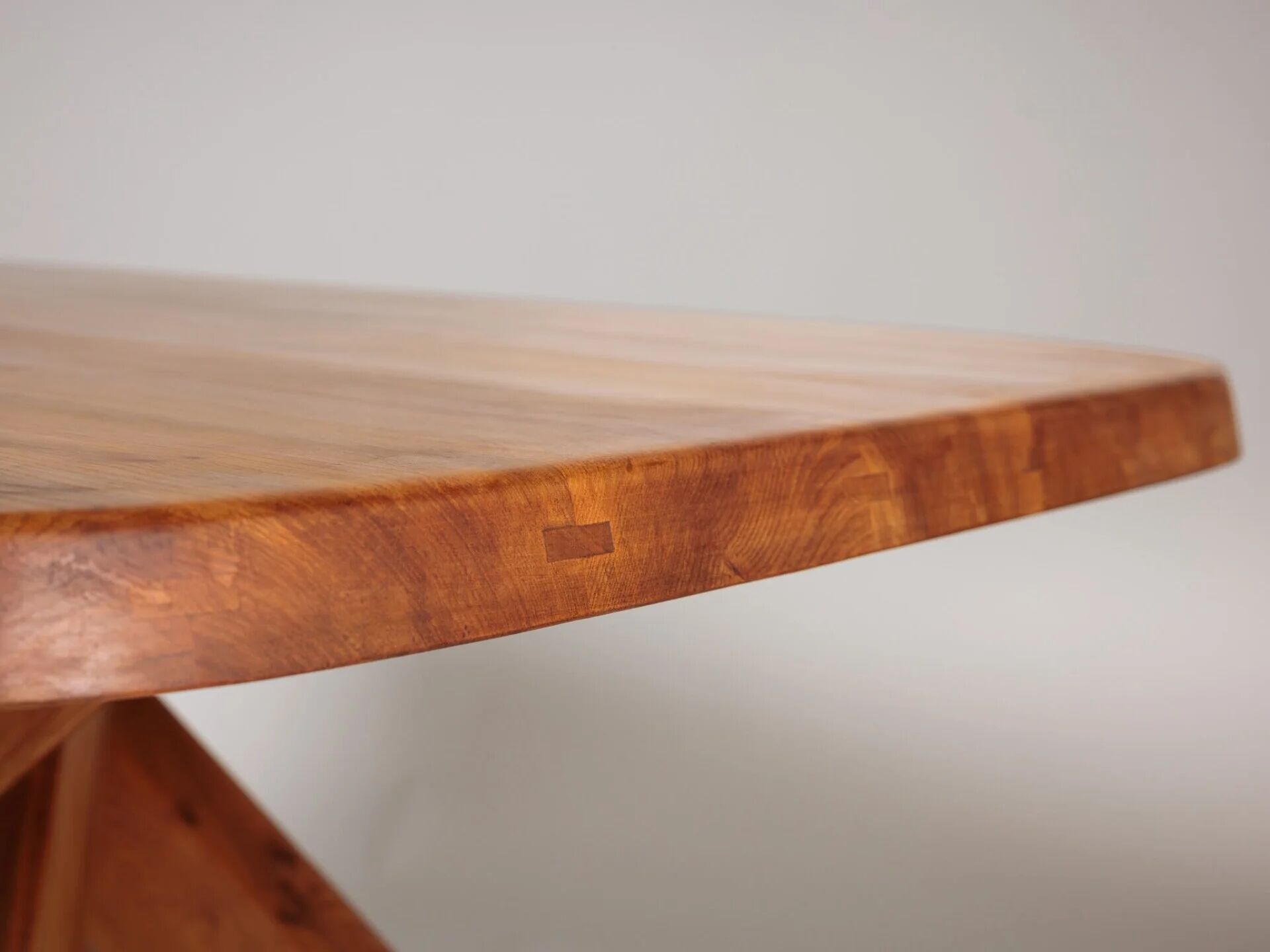 Table à manger T35b par Pierre Chapo