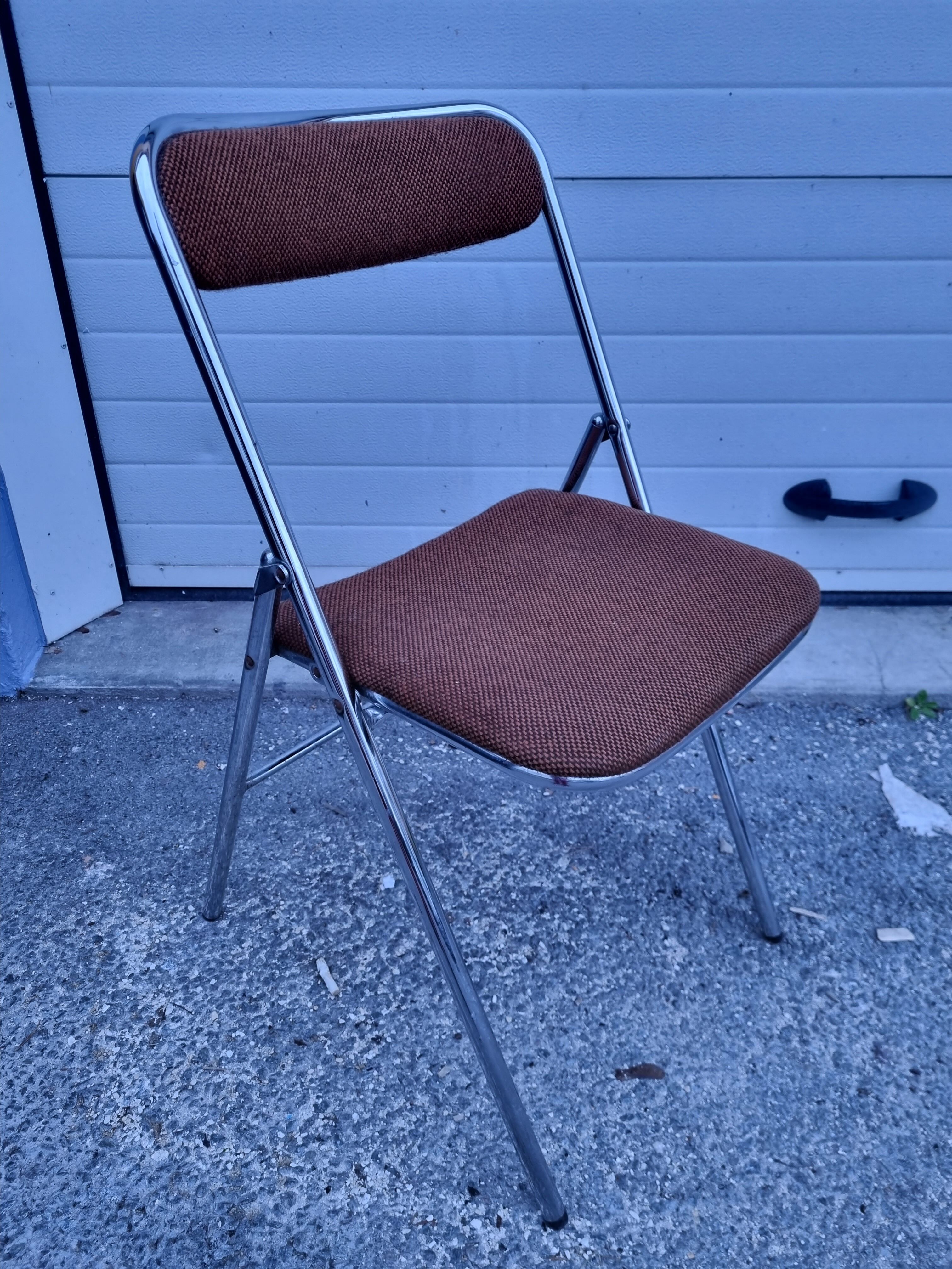 Folding chair from 1970