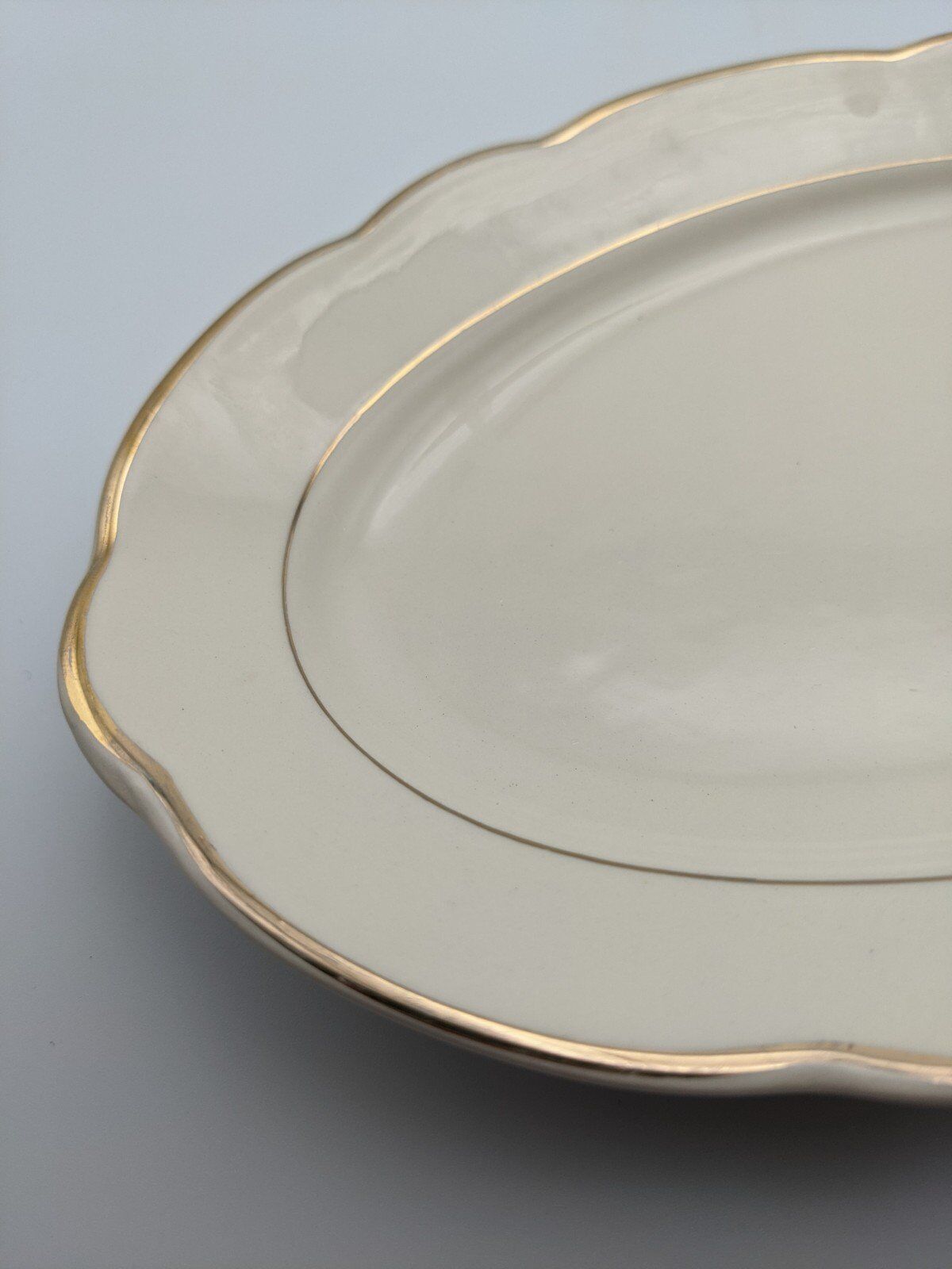 small porcelain dish from Villeroy to Boch, gilded led