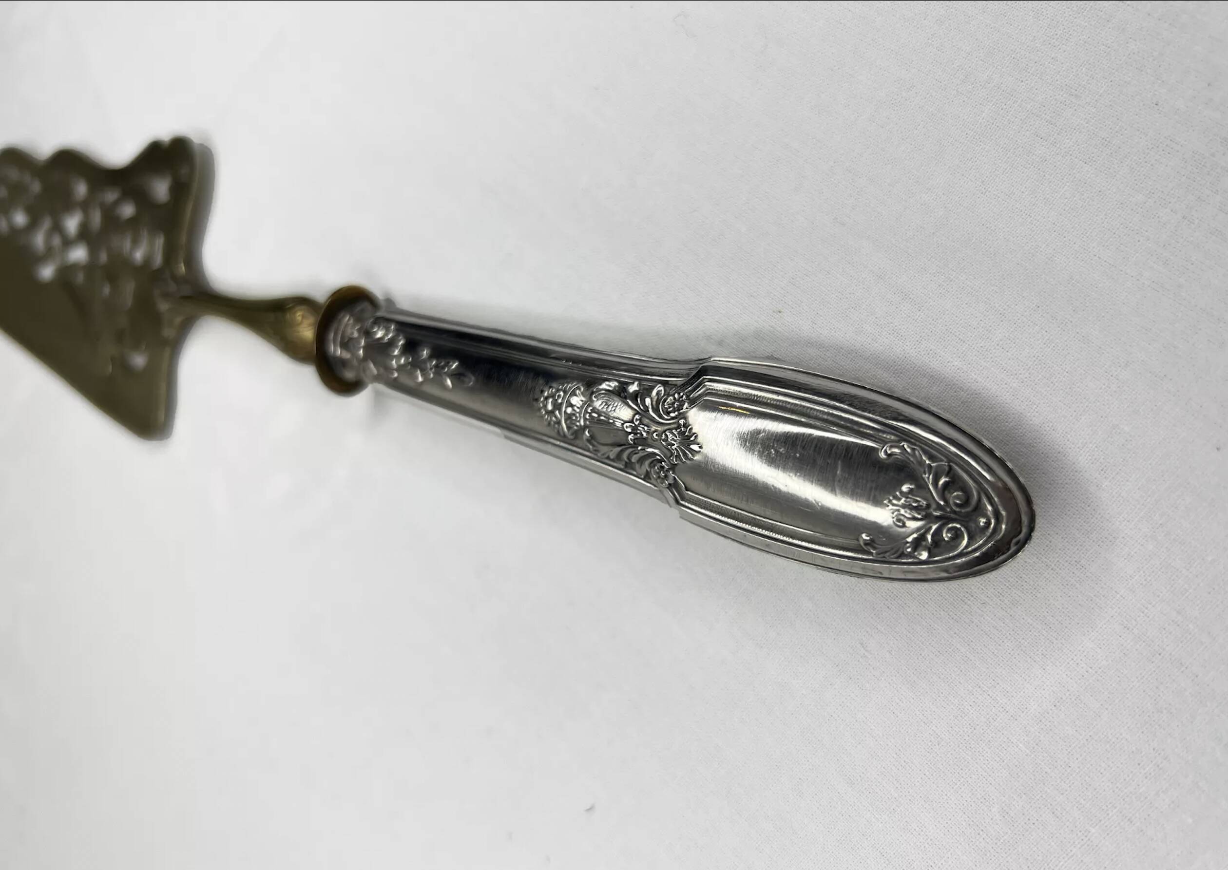 Silver metal pie shovel