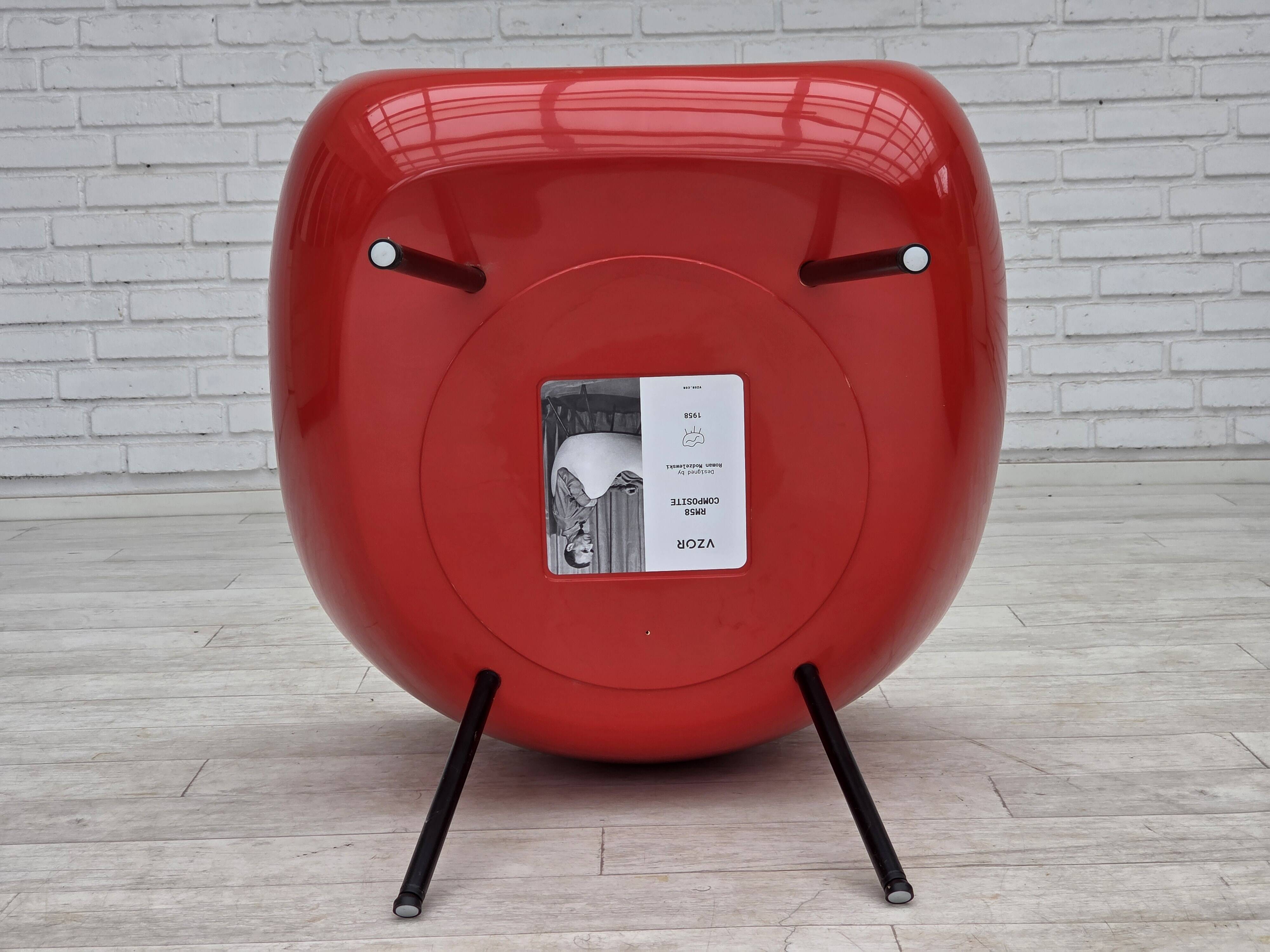 1960s, socialist realism design icon by Roman Modzelewski, model RM58.