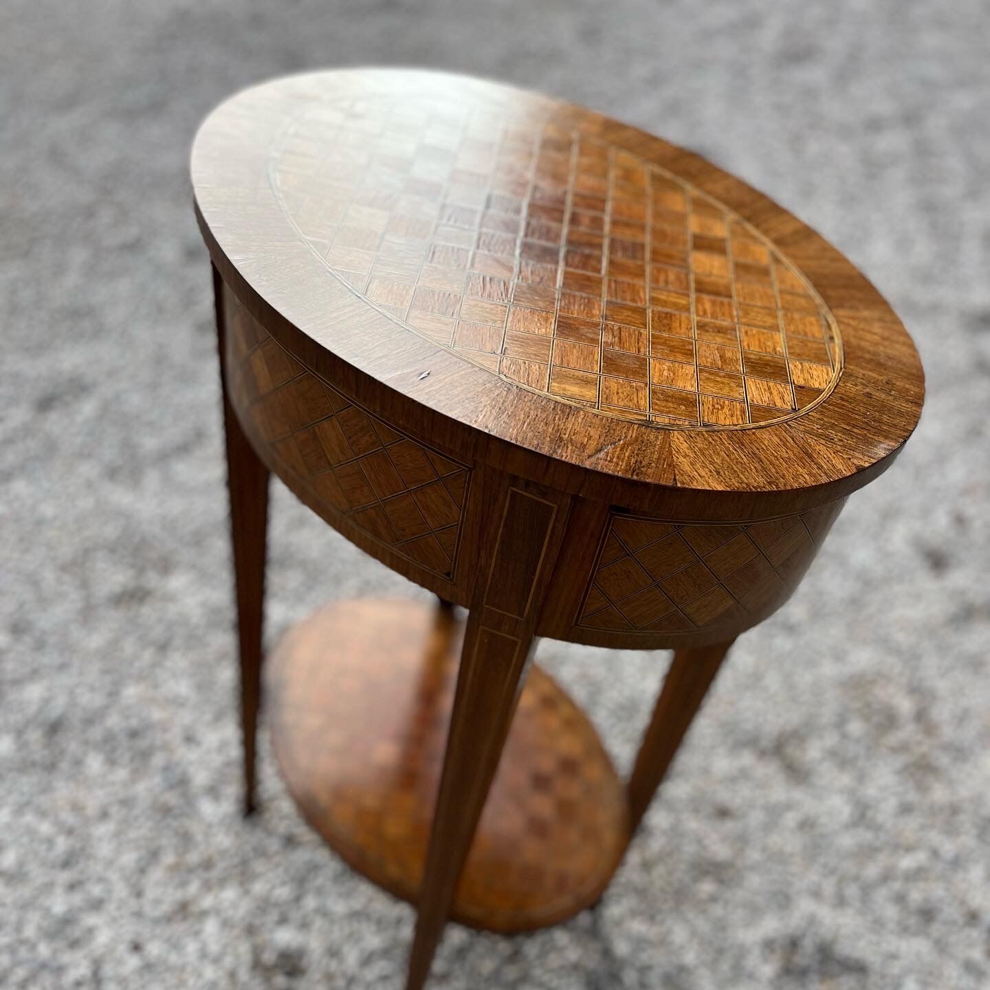 Marquetry pedestal table