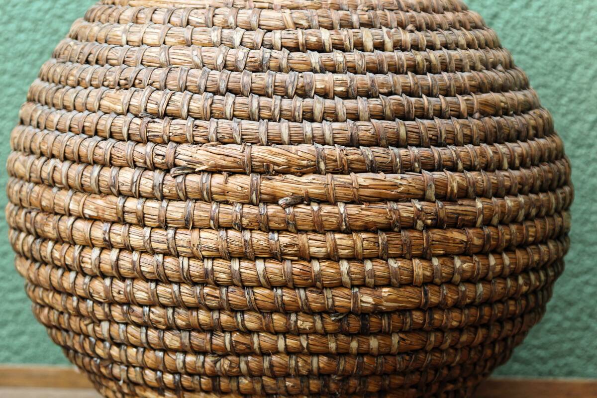 Burgundy in braided straw