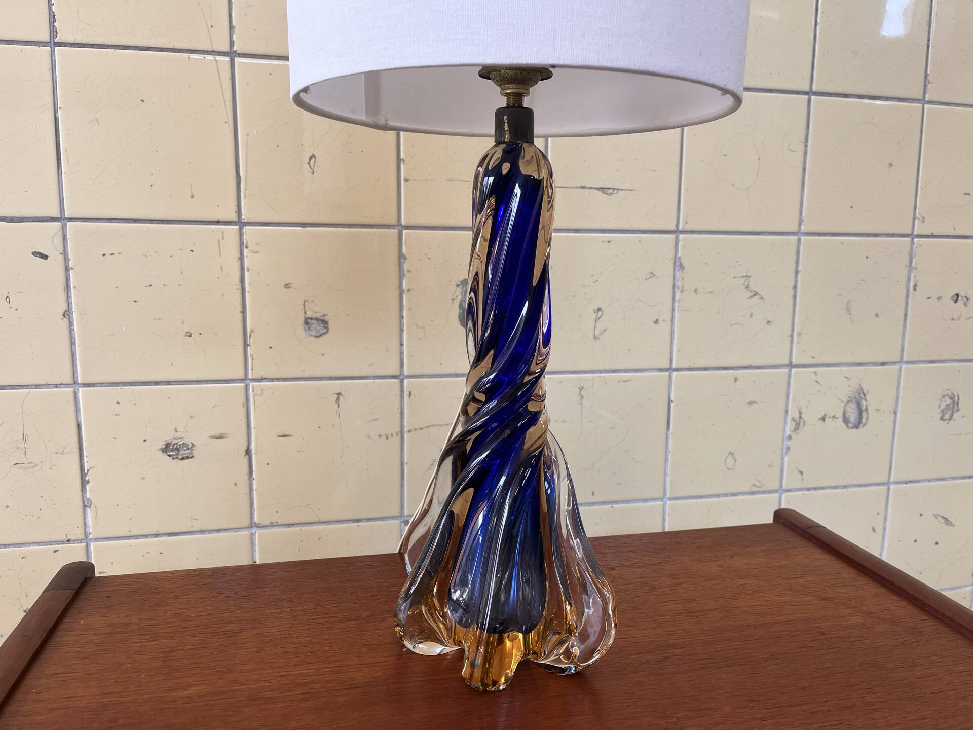 Vintage Belgian glass table lamp