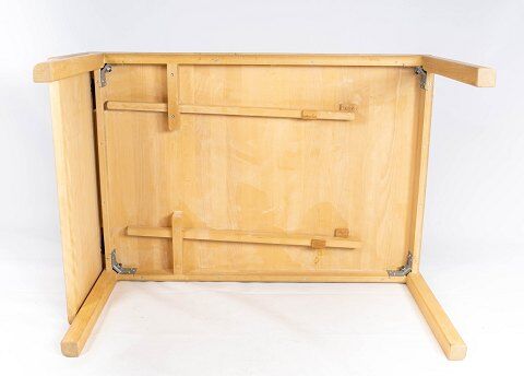 Coffee table of beech wood and with extension leaf of danish design by Rubby Furniture