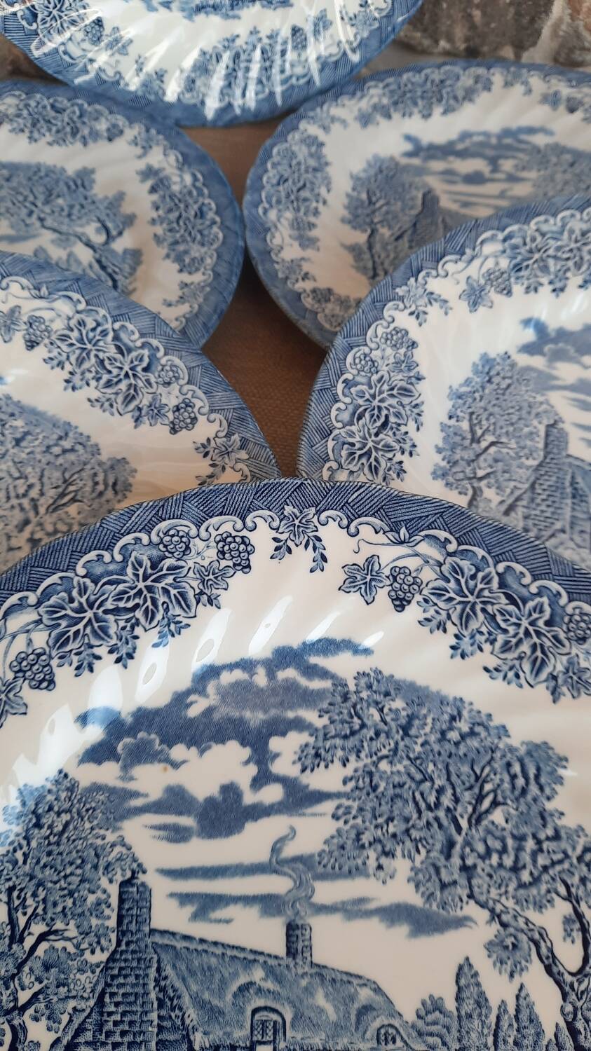 Churchill dinner plate