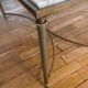 Table basse en marbre et laiton